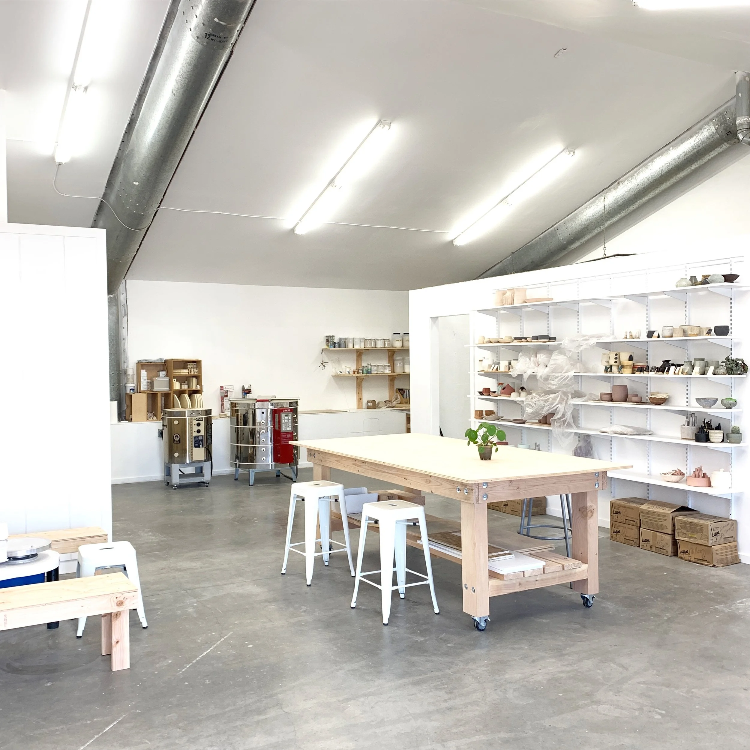 Inside The Studio: Pottery + Arts Collective. Photo by Matité Acosta