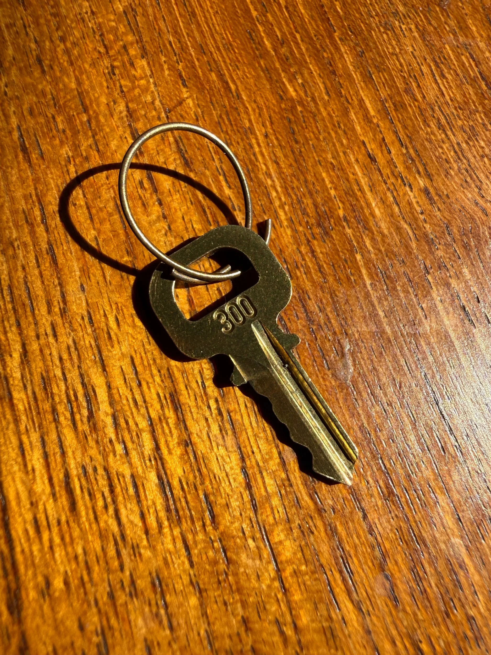 LV lock key
