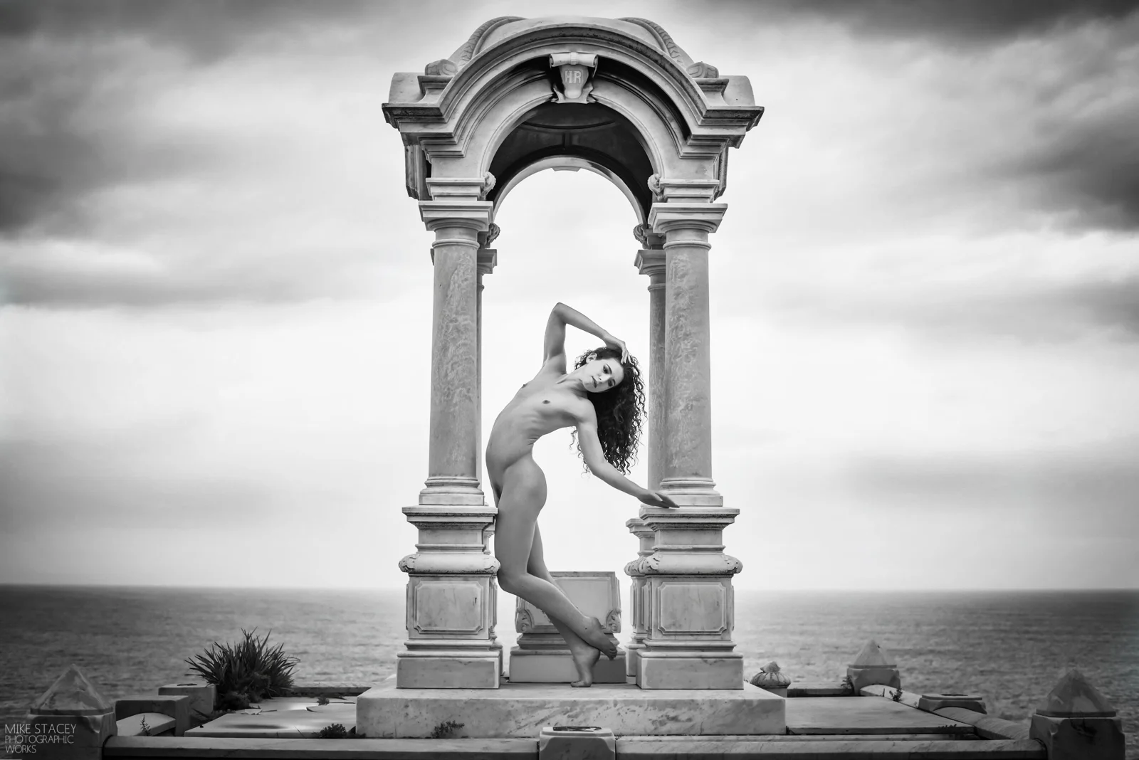 Iconic Rites, Keira Grant