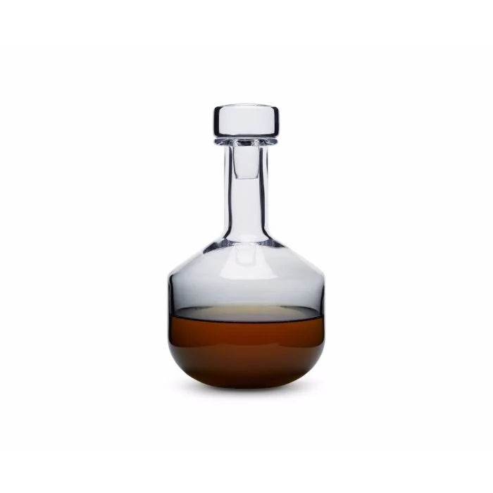 Contemporary whiskey decanter in clear and black glass with 1L capacity