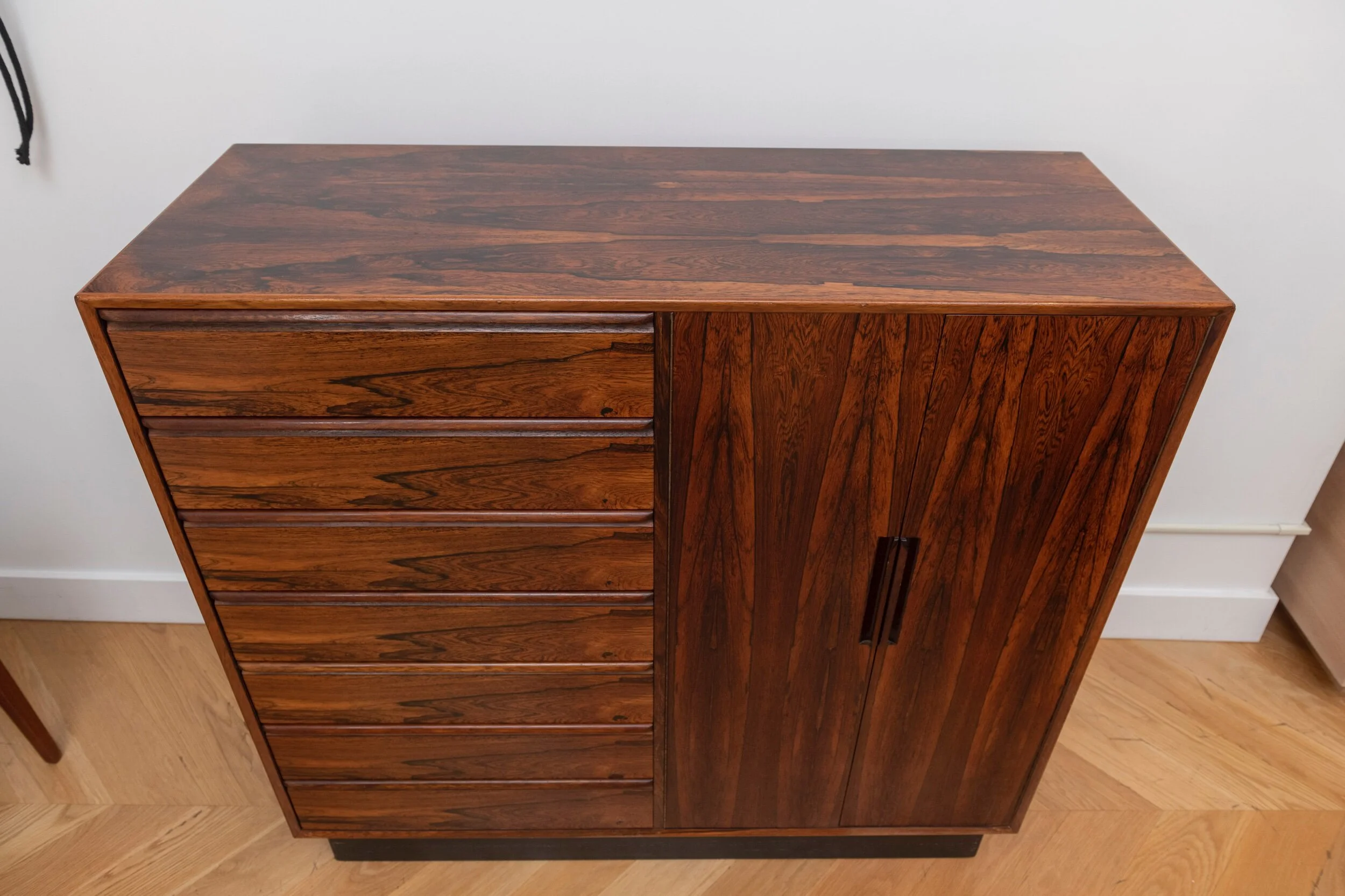 7F4381A5-2566-4EE7-8AD2-1D062353797E