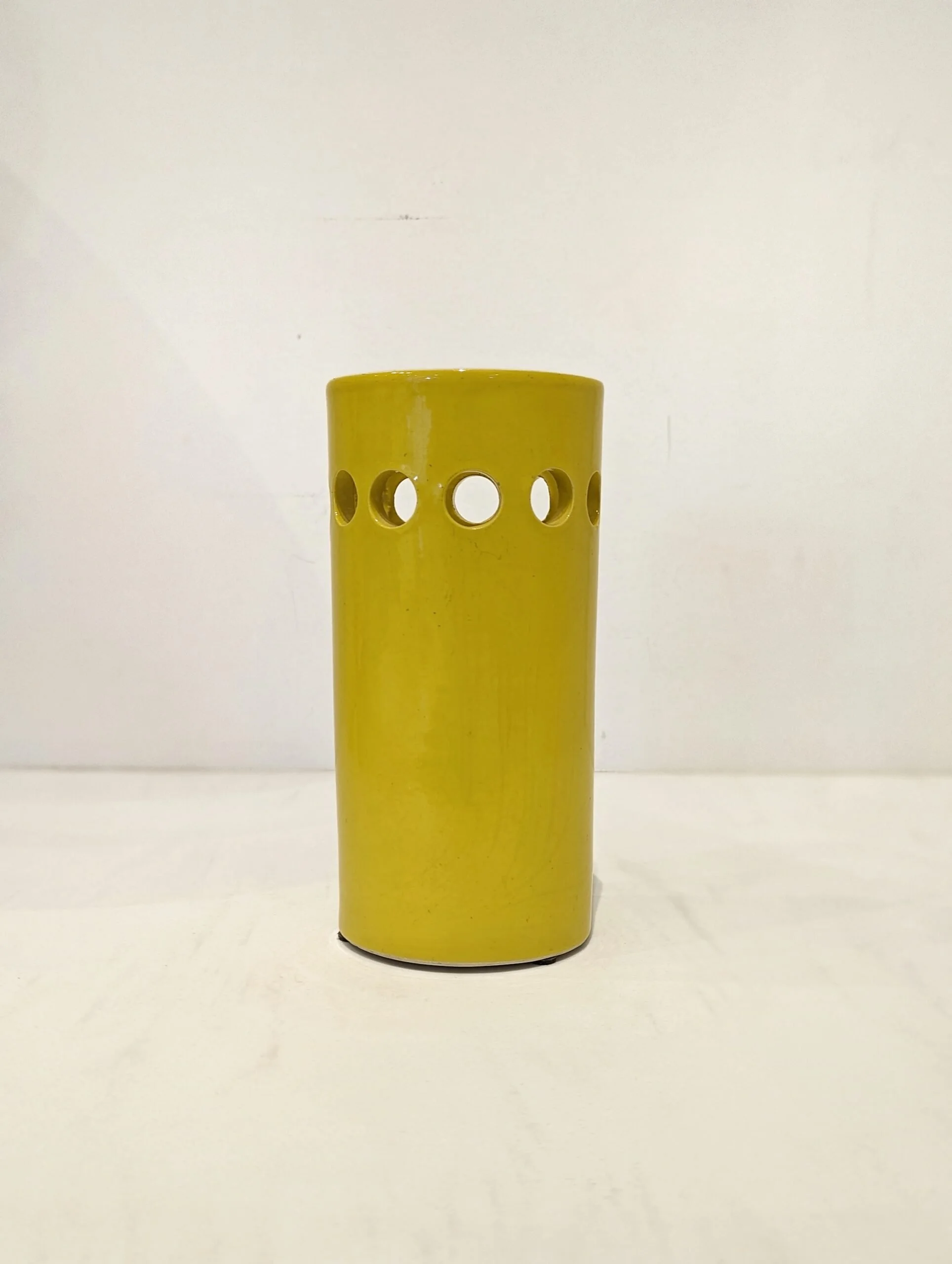 yellow-bitossi-vase-front-1-scaled.jpeg