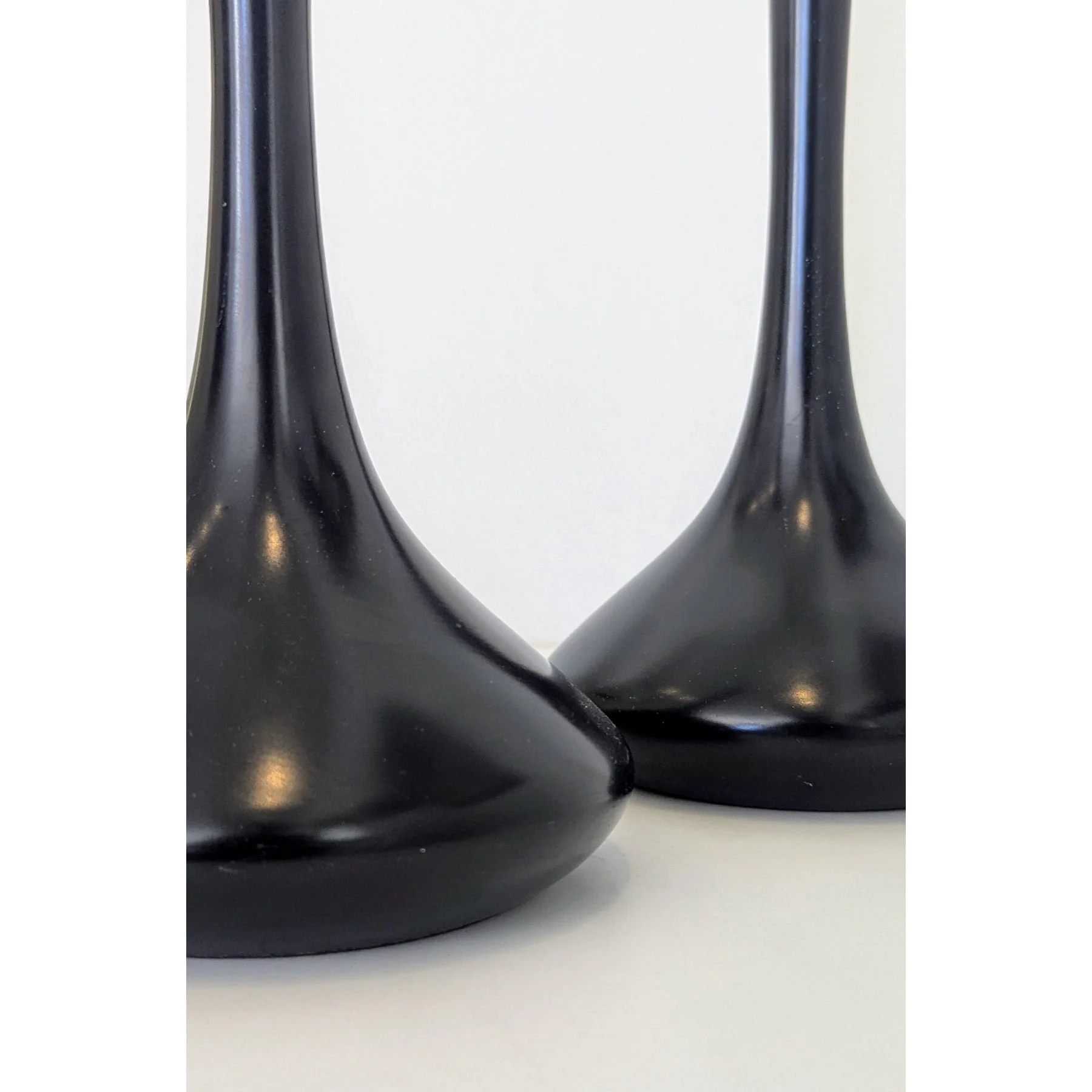 pair-of-sculptural-mid-century-laurel-table-lamps-in-matte-black-8168.jpeg