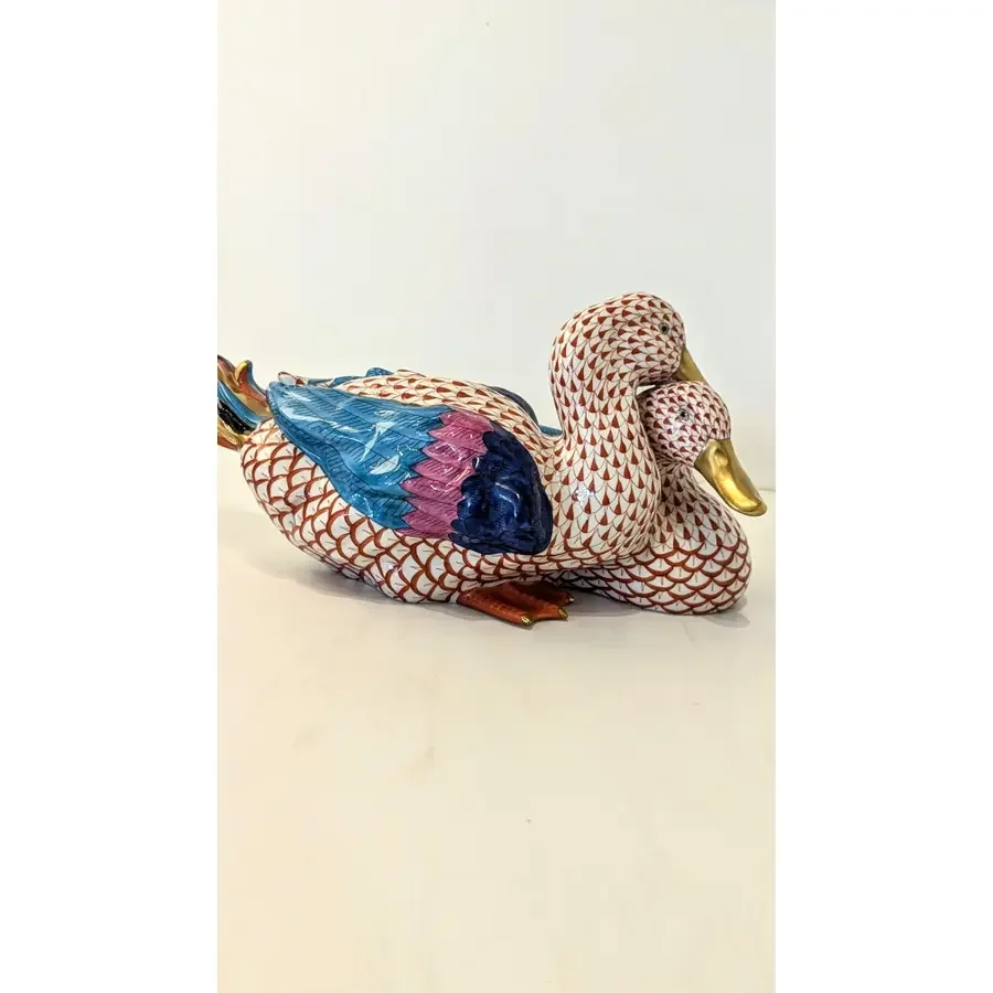 pair-of-herend-porcelain-ducks-with-signature-fishnet-pattern-8293.webp