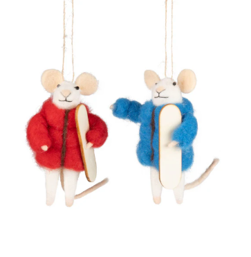 The festive Silver Tree Felt Snowboarding Mouse Ornaments in red and blue puffer jackets holding their snowboards.