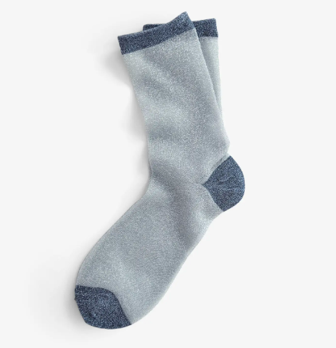 Add a touch of refinement to your wardrobe with our Broadway socks in Silver.
