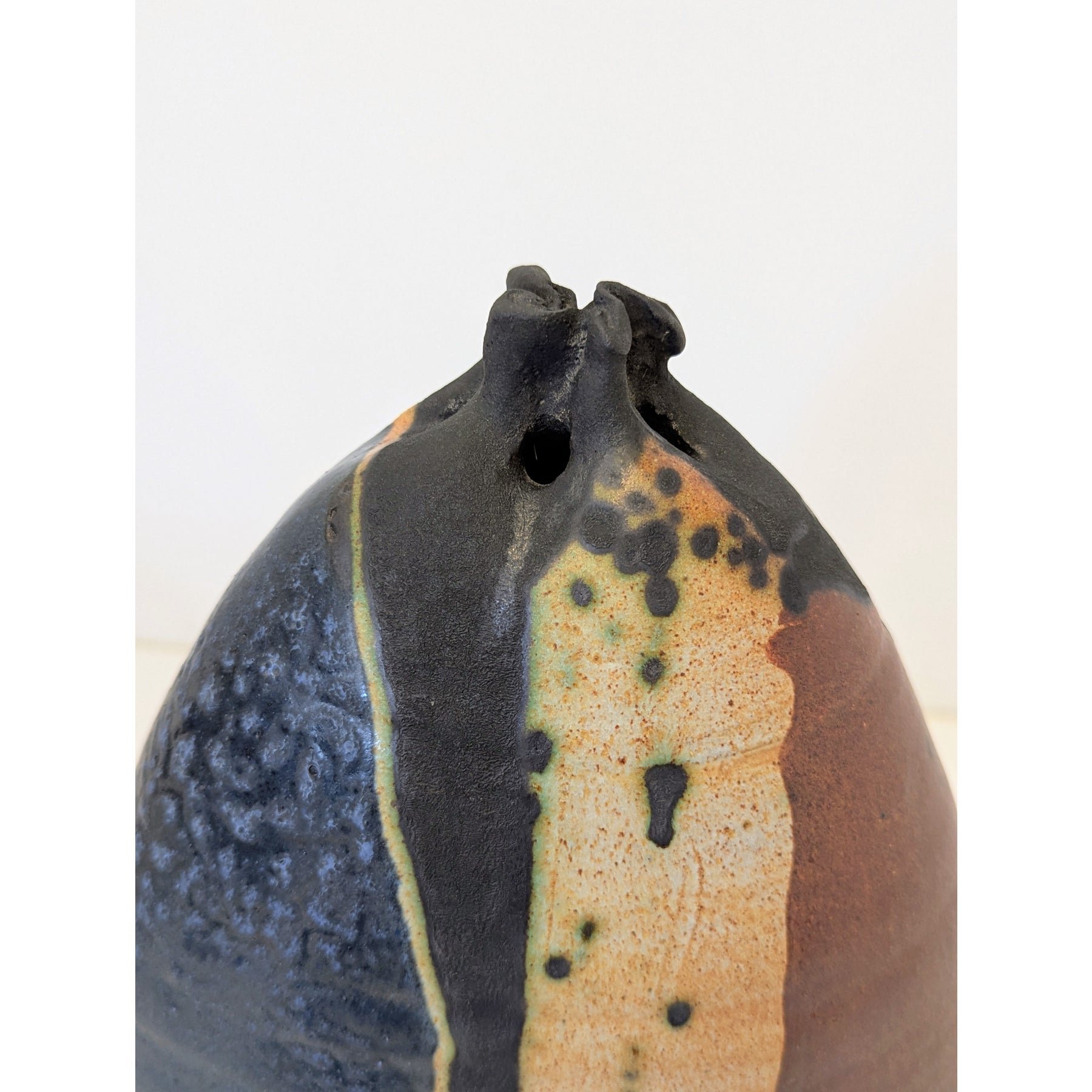 james-berloff-ceramic-vessel-segmented-glaze-ovoid-6981.jpeg