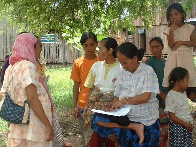 Community Radio Volunteers visit communities in Magindnaon Province, Mindanao, Philippines