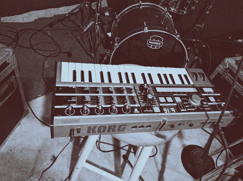 This badboy makes me feel like I'm in outer space. Love love love.
