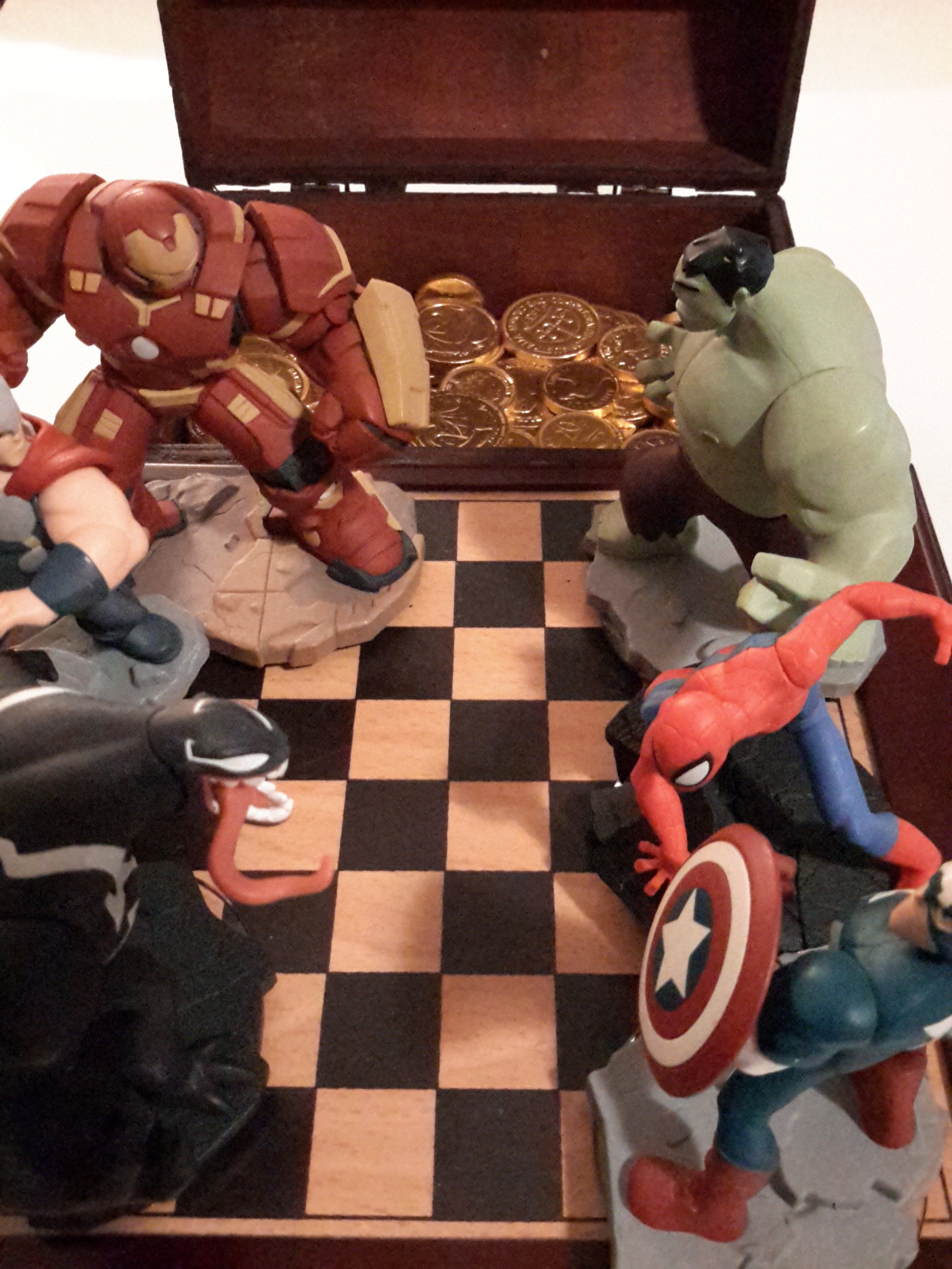 Superheroes, Gold and Chess