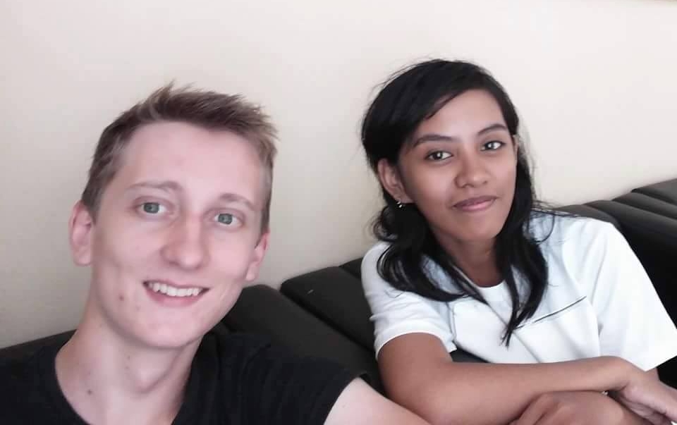sari with Tom - selfie during the lunch break