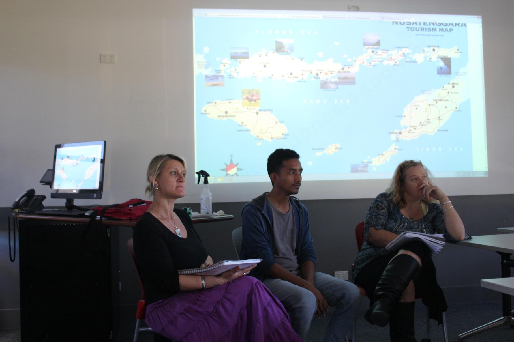 Attended the class of Bahasa Indonesia at the University of Sunshine Coast and doing some interviews with Ibu Rachel (left) and Ibu Beth (right).
