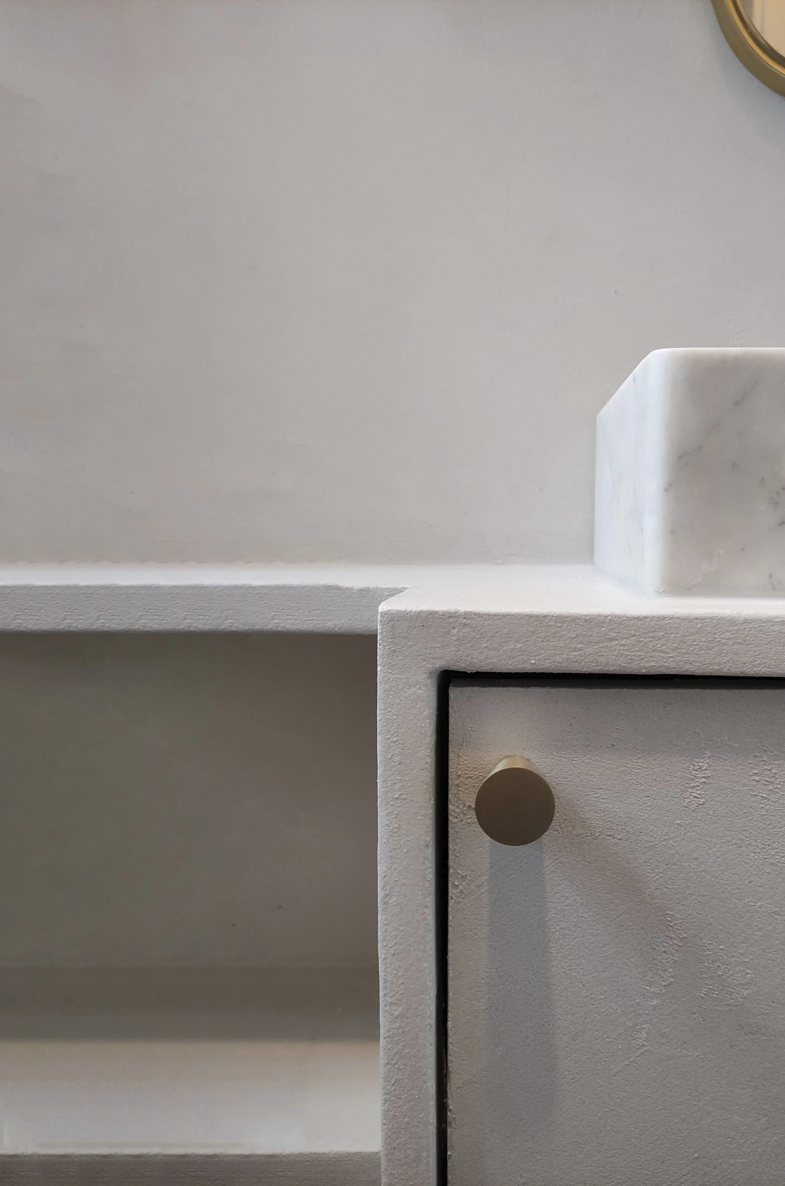 Beton Ciré_Krefeld_Robert Ropertz_Fungenloser_Wandgestaltung_Microzemen_Maler_Badezimmerschrank.jpg