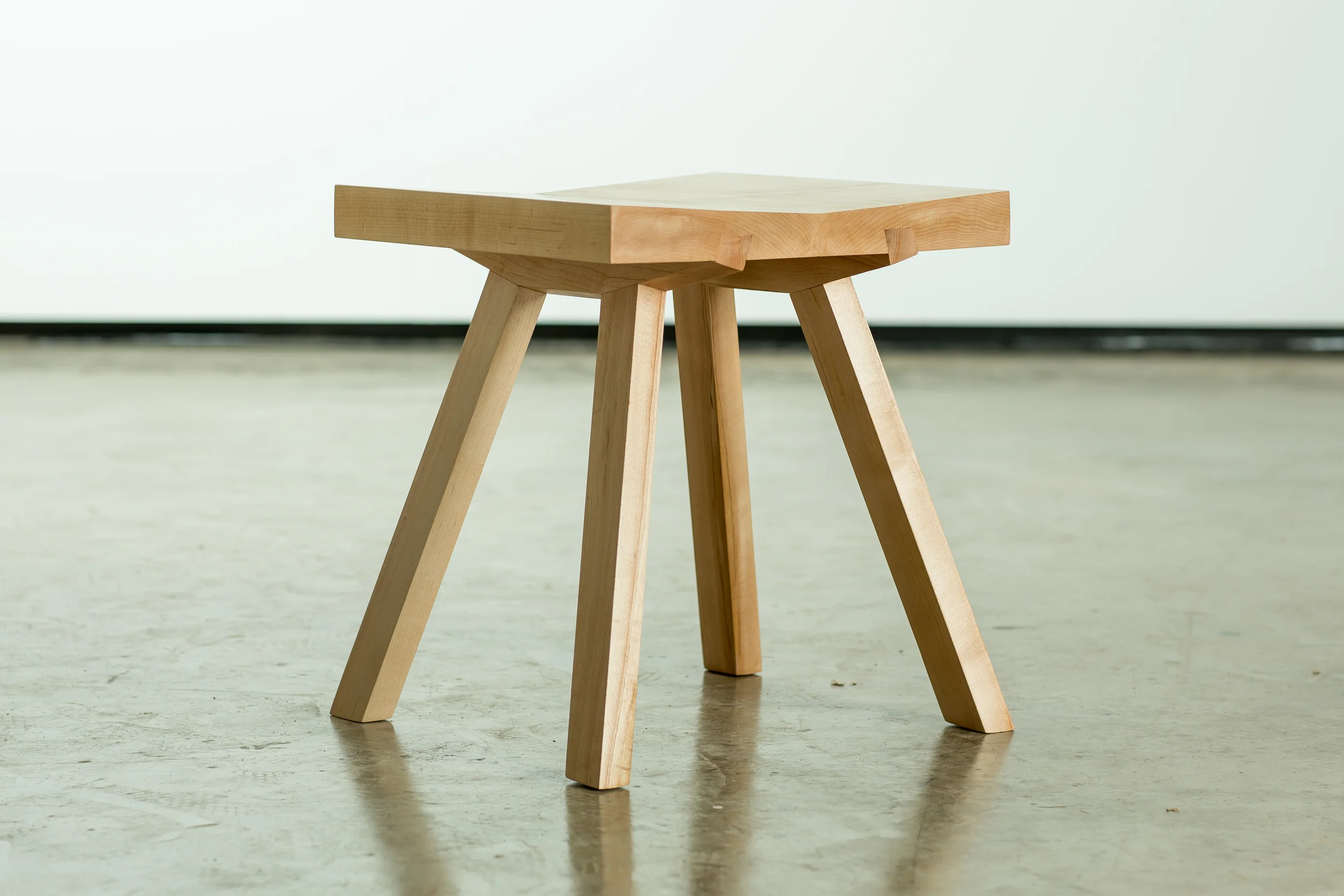 Hansha Stool 