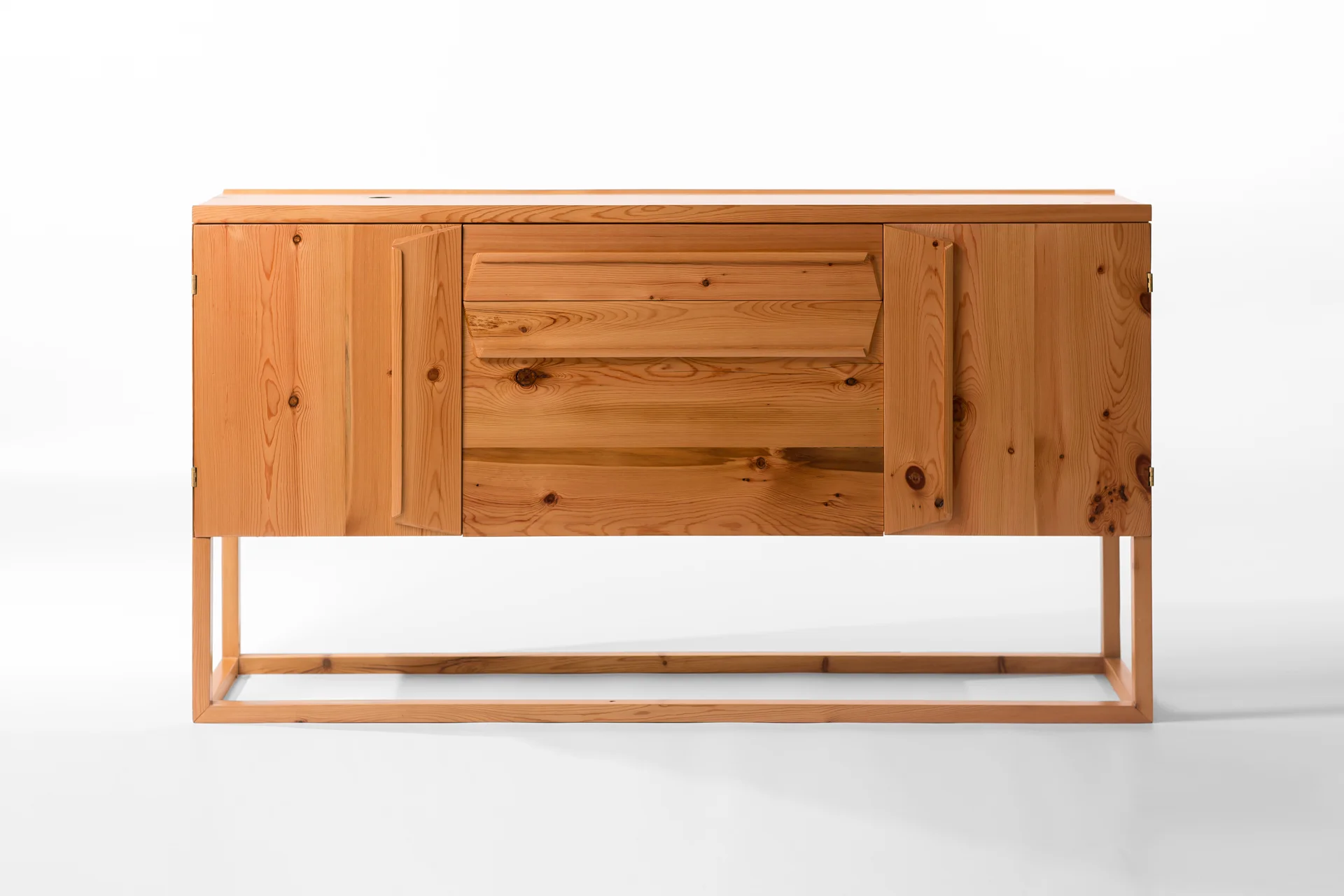 Foldet Credenza