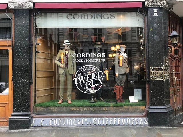 The window at @cordingsofpiccadilly is right up our street. 🚲 #tweedrun2018