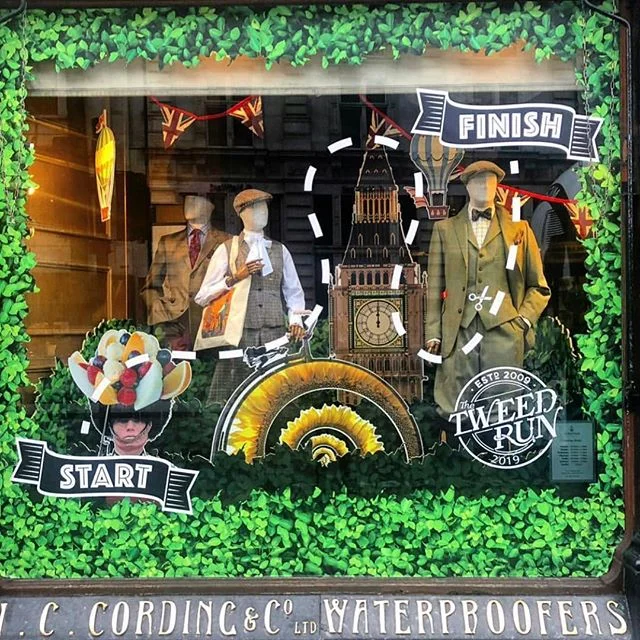 Have you seen @cordingsofpiccadilly tweed run window display? 💕