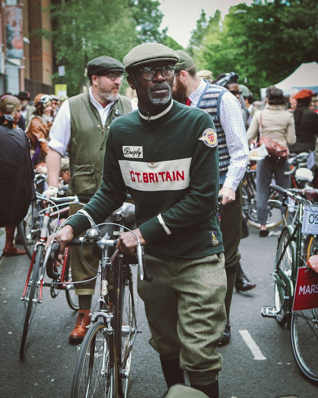 Time to dig out your finest and give your two-wheeler a polish 🎷🥂 - 27th April, London Tweed Run returns.