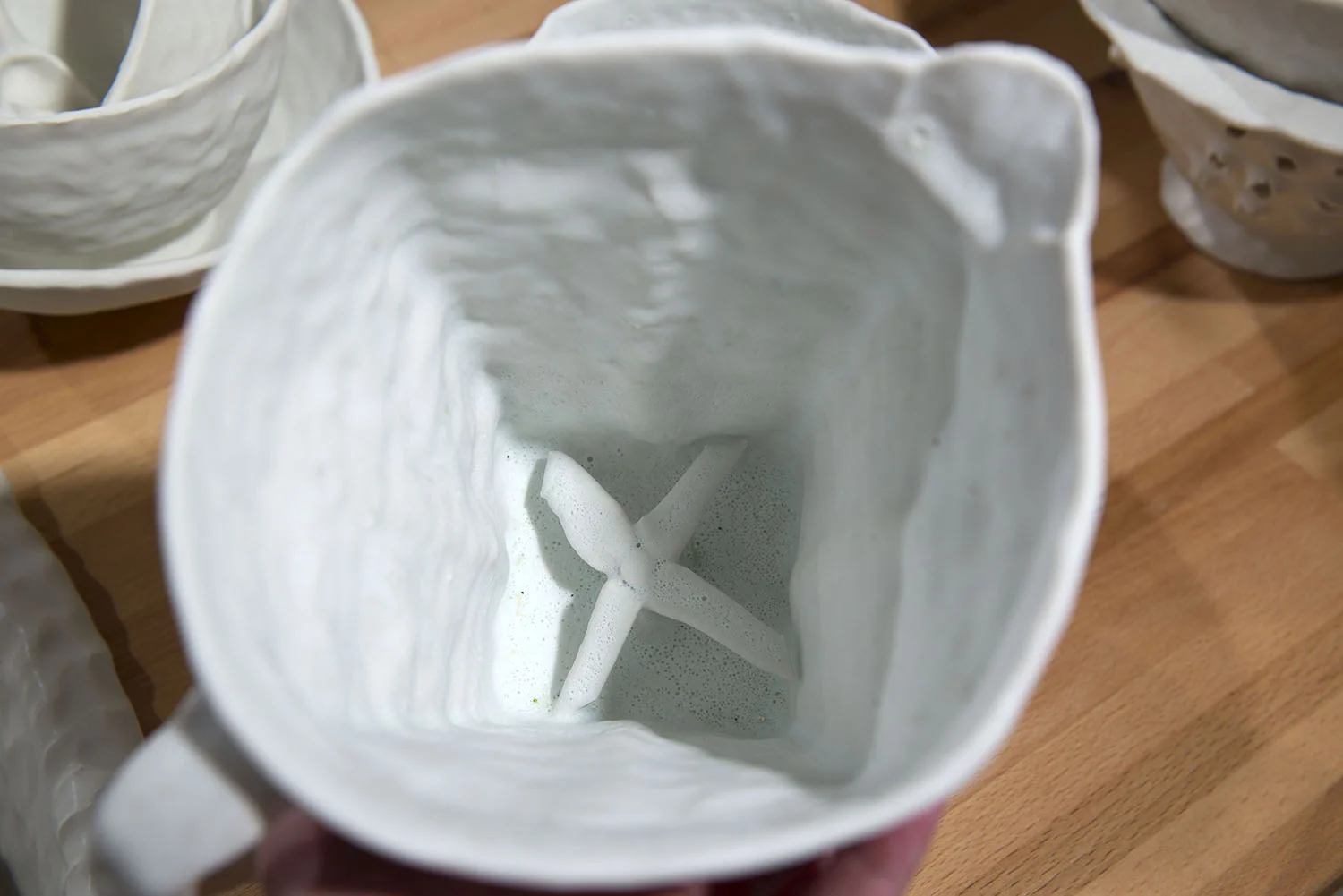 The potter's sink-Detail