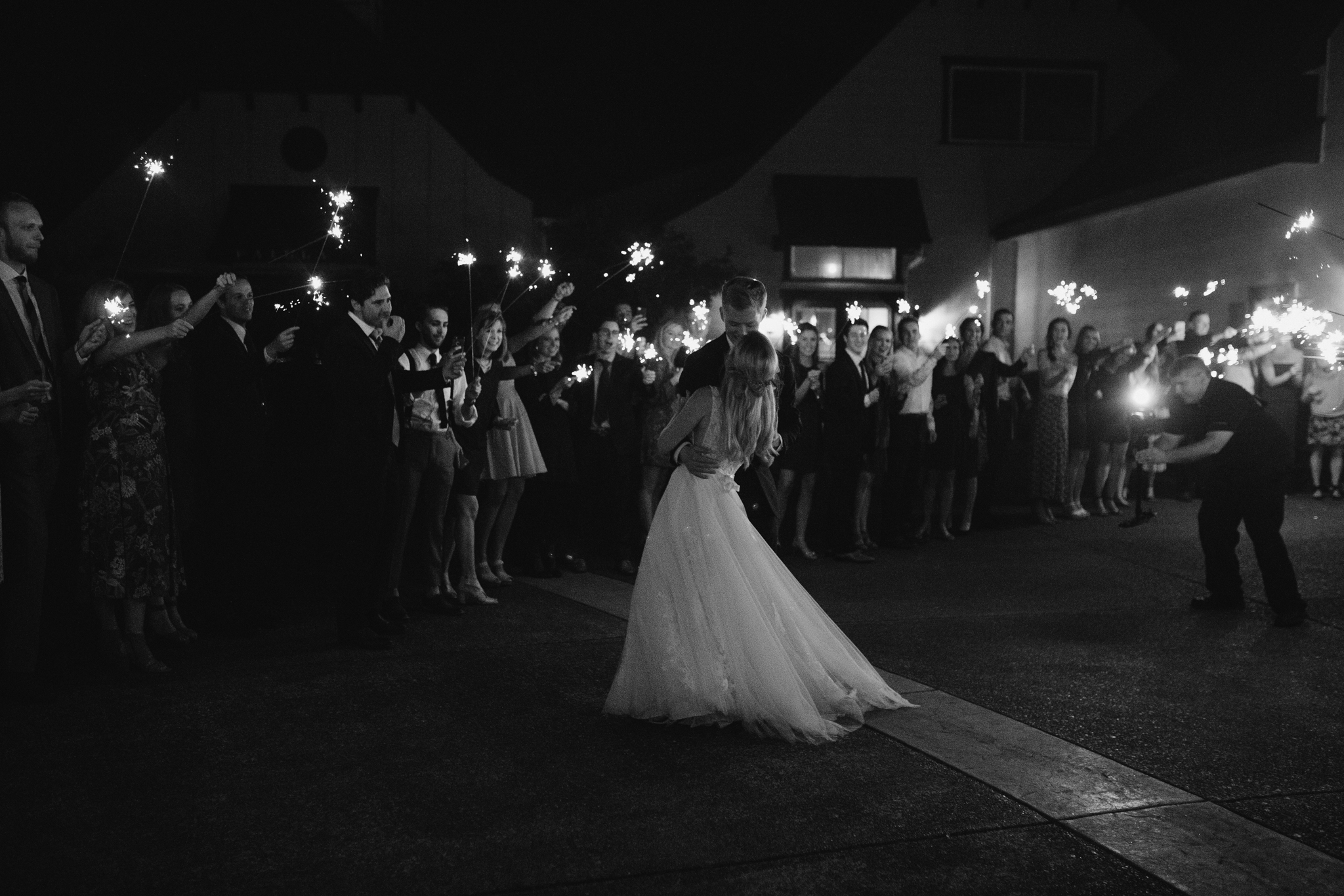 zenith-vineyard-oregon-summer-wedding-1114.jpg