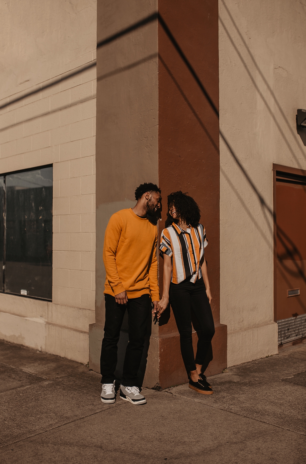 downtown-portland-urban-couple-photos_0002.jpg