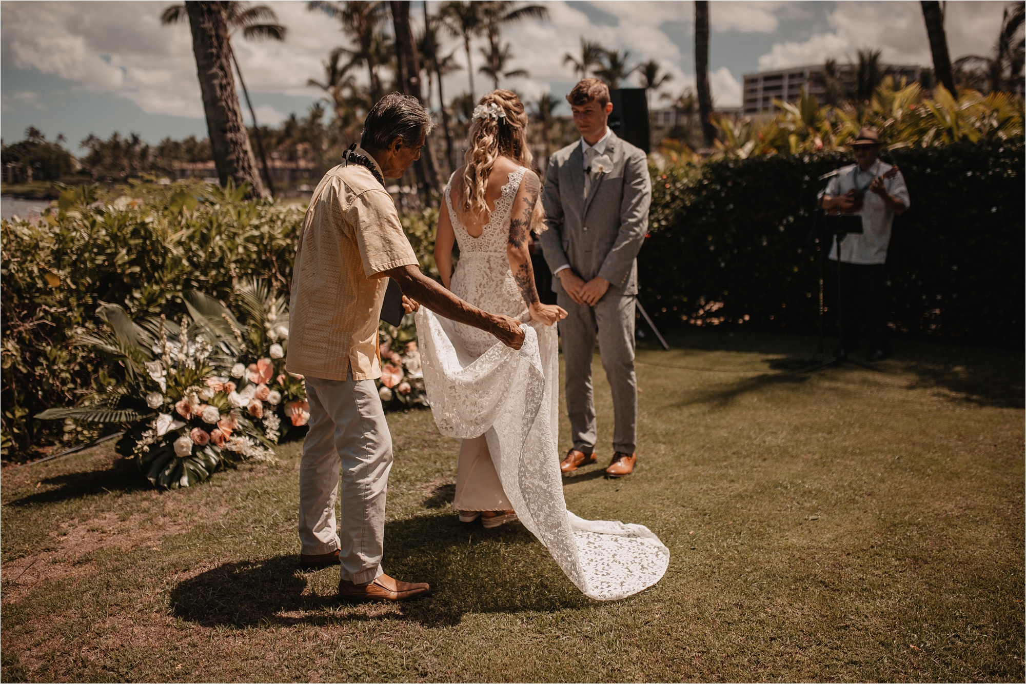 maui-hawaii-intimate-tropical-wedding_0029.jpg