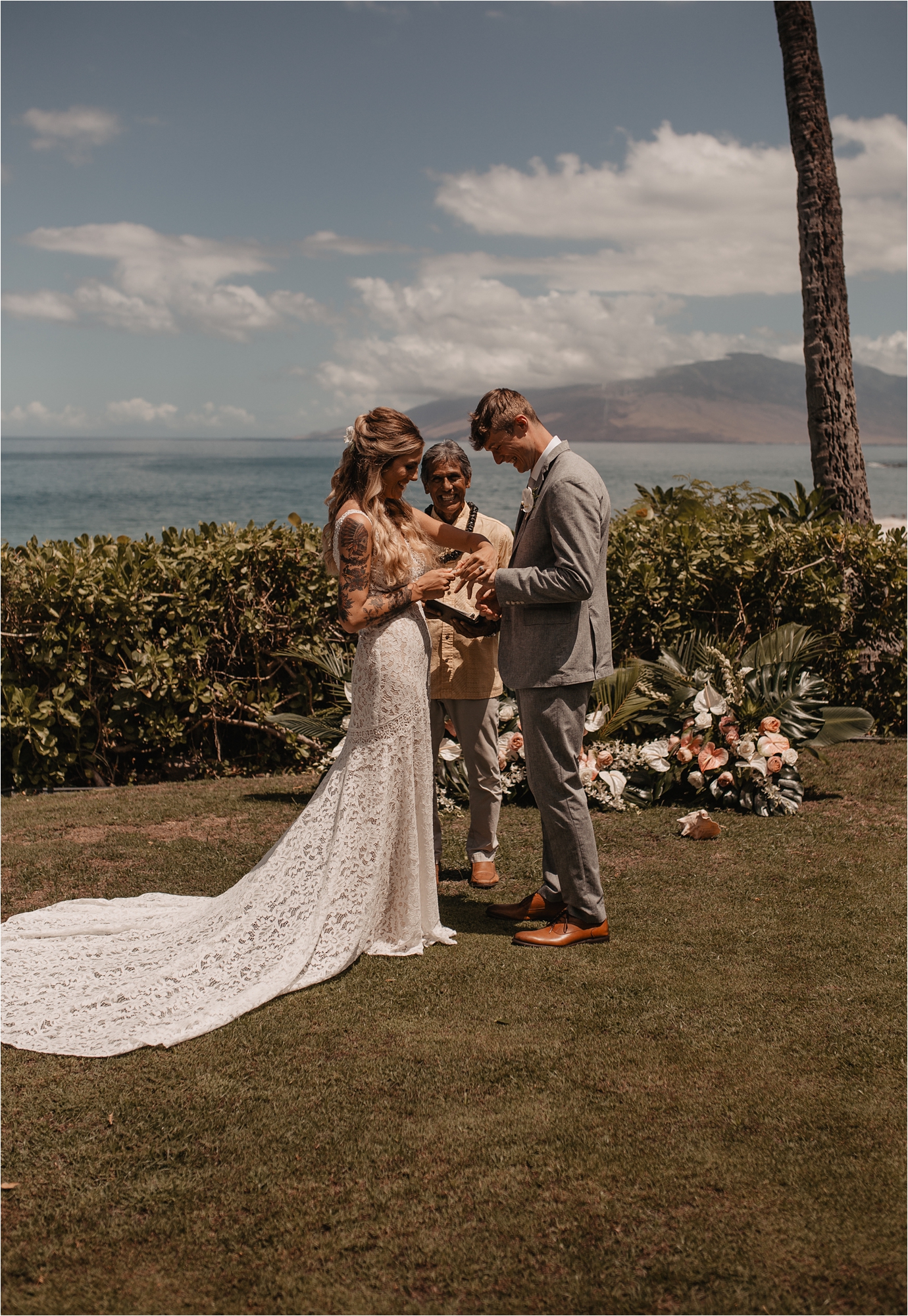 maui-hawaii-intimate-tropical-wedding_0035.jpg