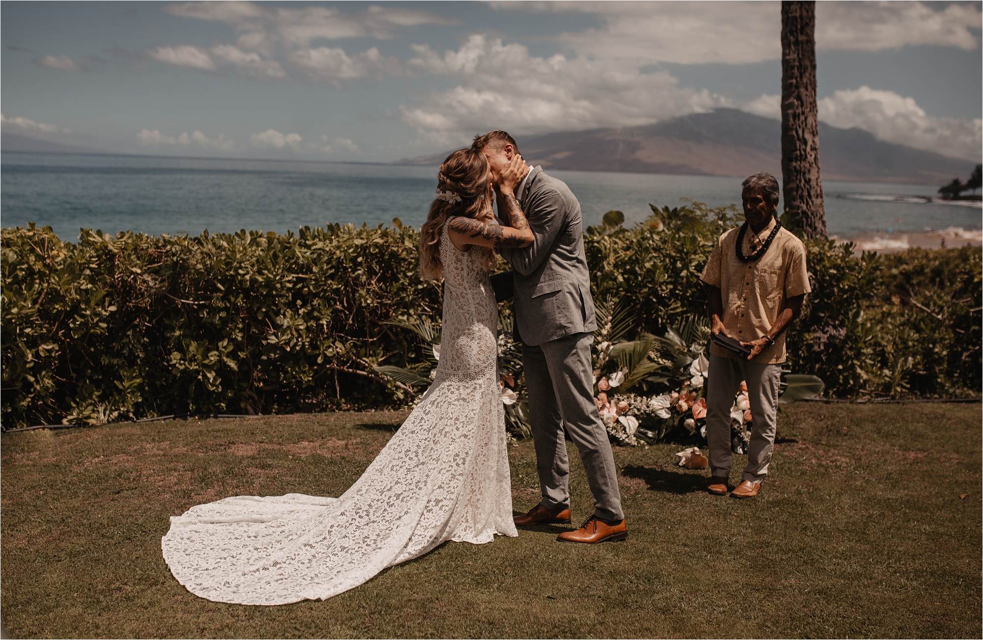 maui-hawaii-intimate-tropical-wedding_0037.jpg