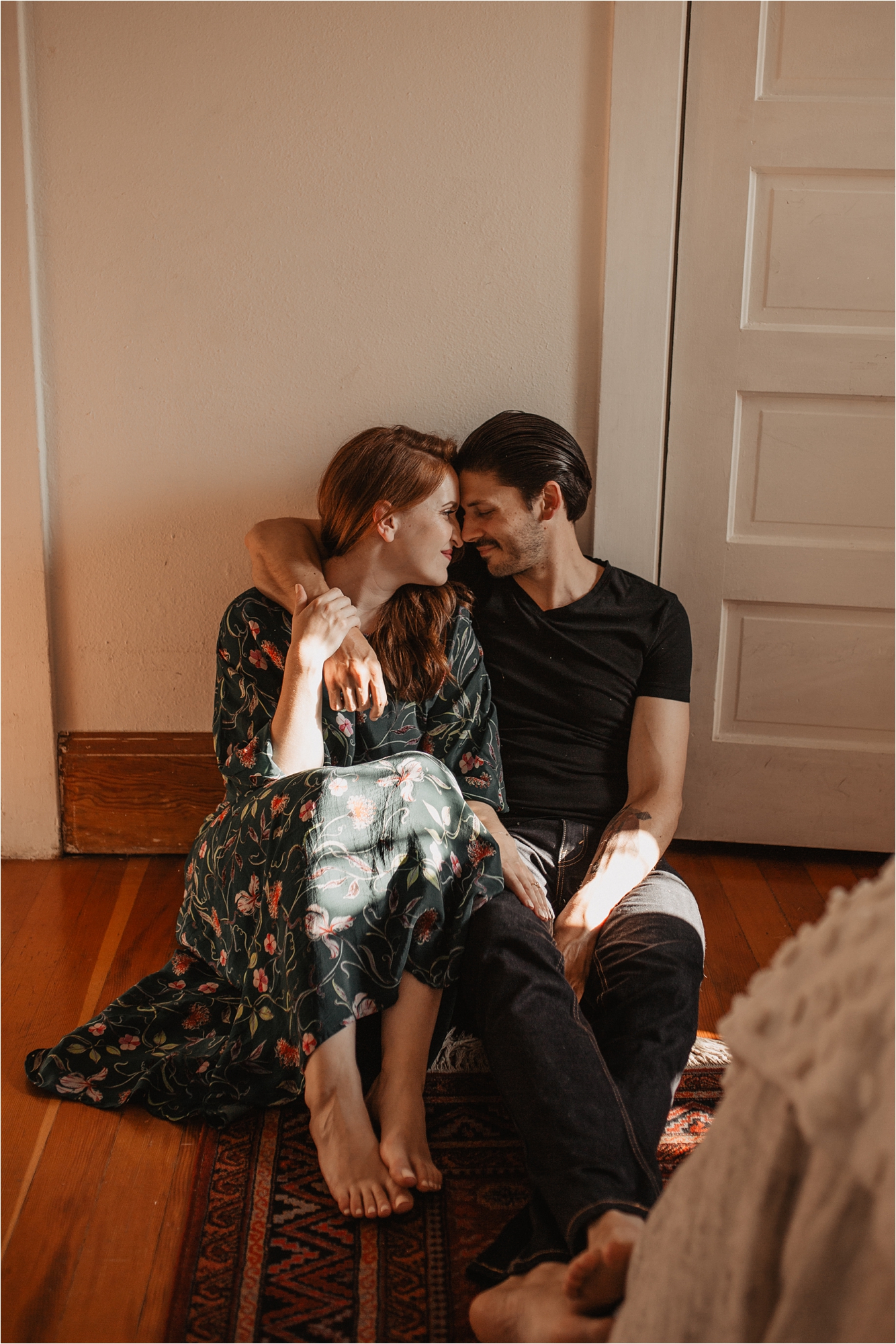 downtown-portland-in-home-couples-session_0021.jpg