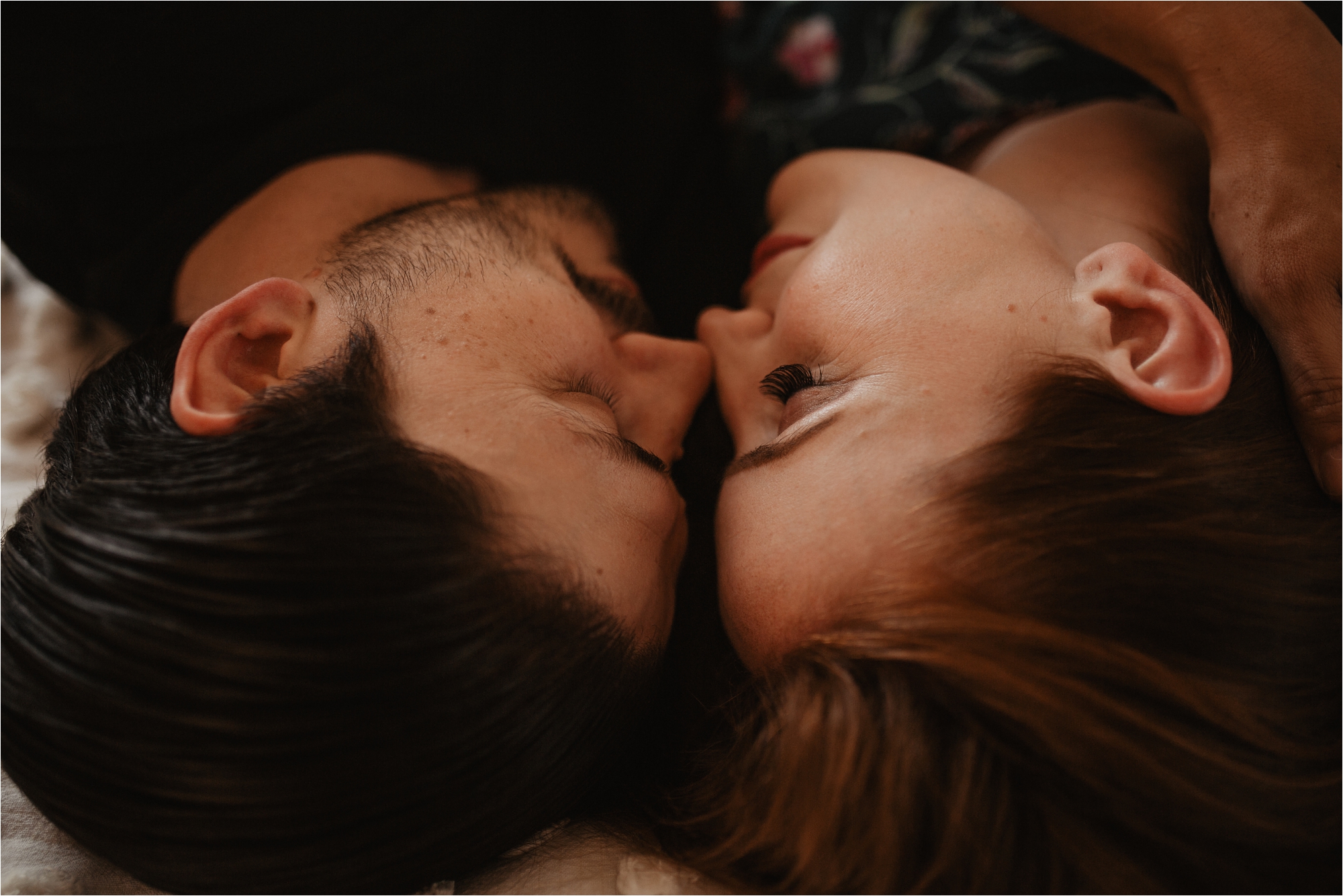downtown-portland-in-home-couples-session_0024.jpg