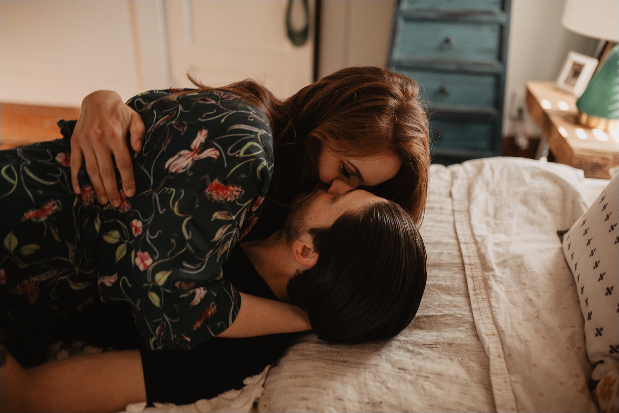 downtown-portland-in-home-couples-session_0031.jpg
