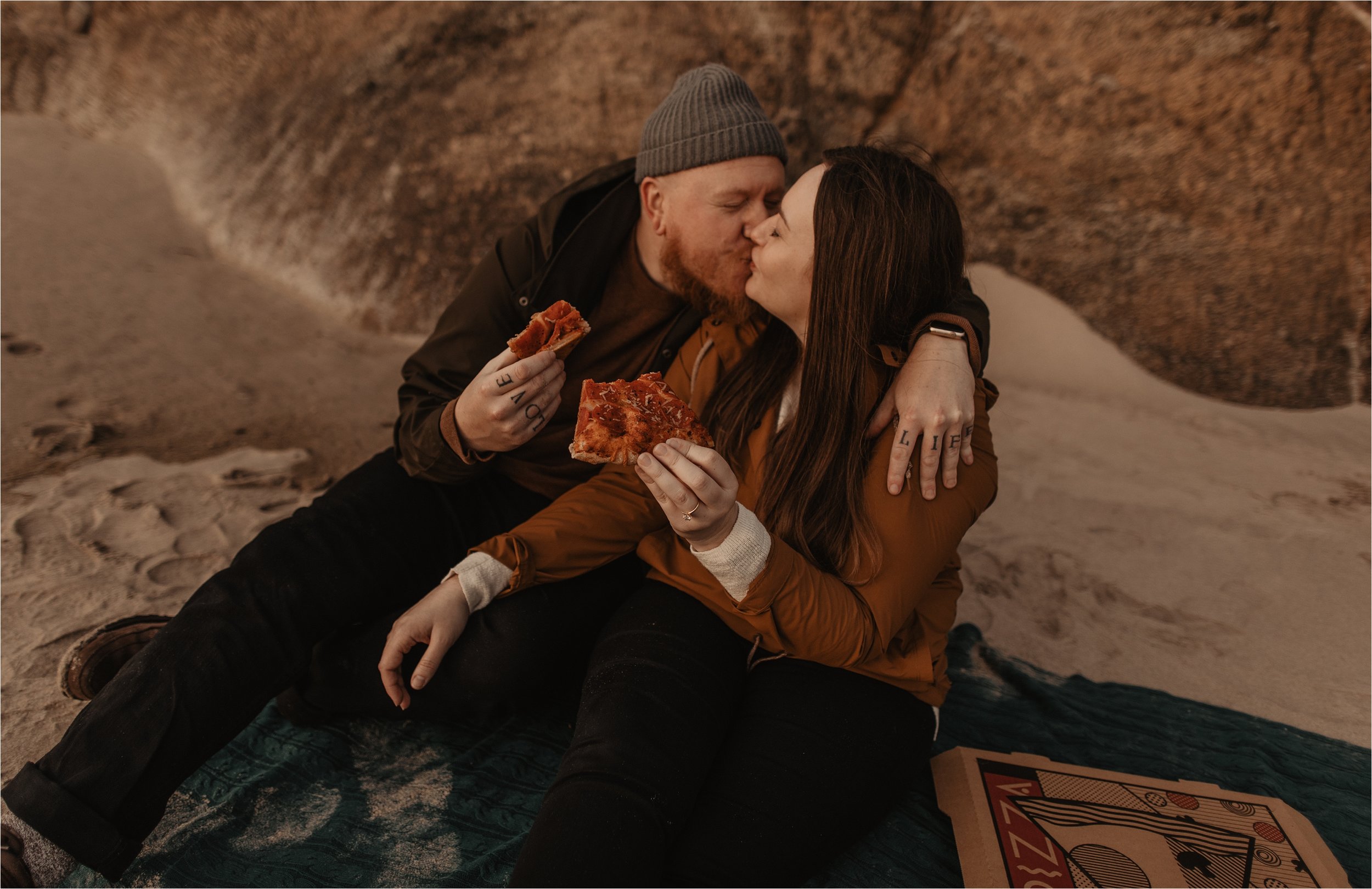 hug-point-oregon-coast-engagement-photos_0036.jpg