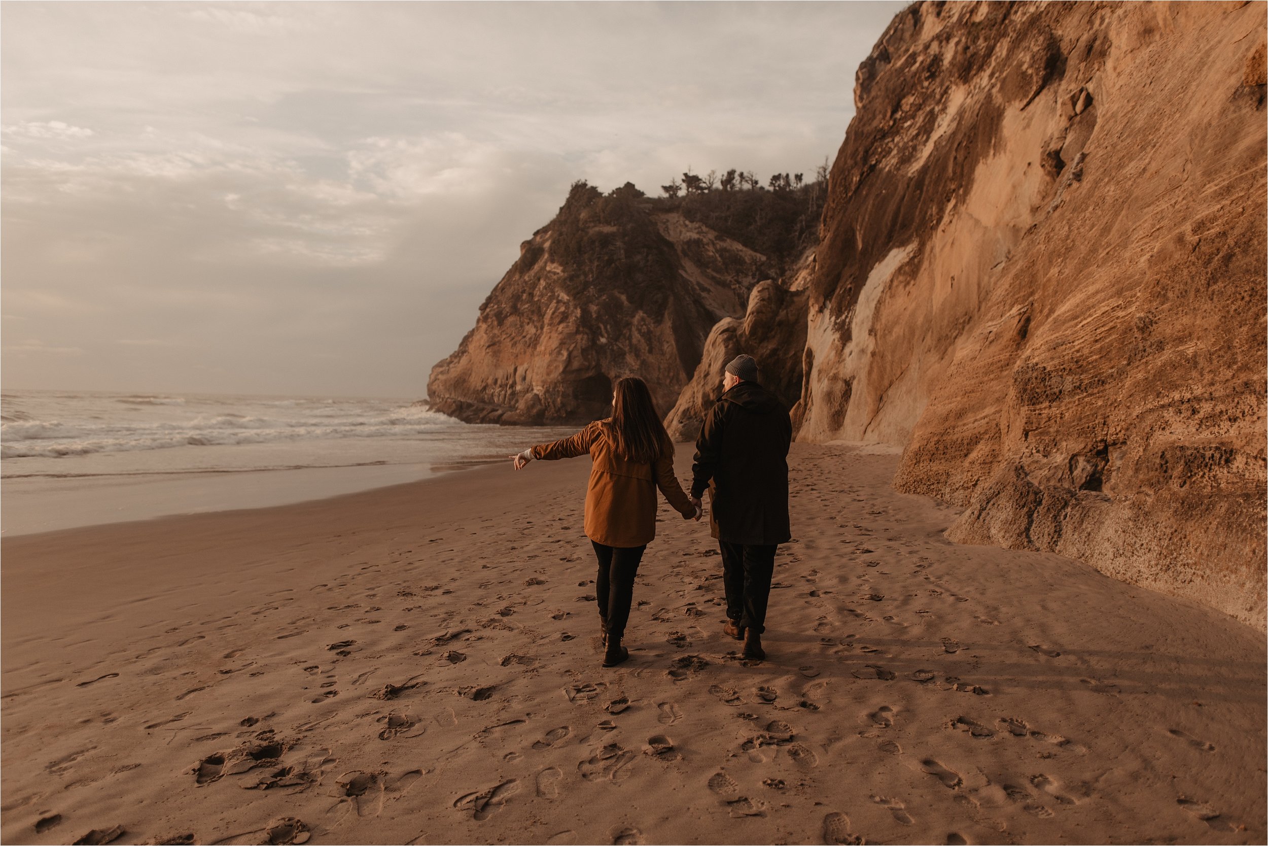 hug-point-oregon-coast-engagement-photos_0039.jpg