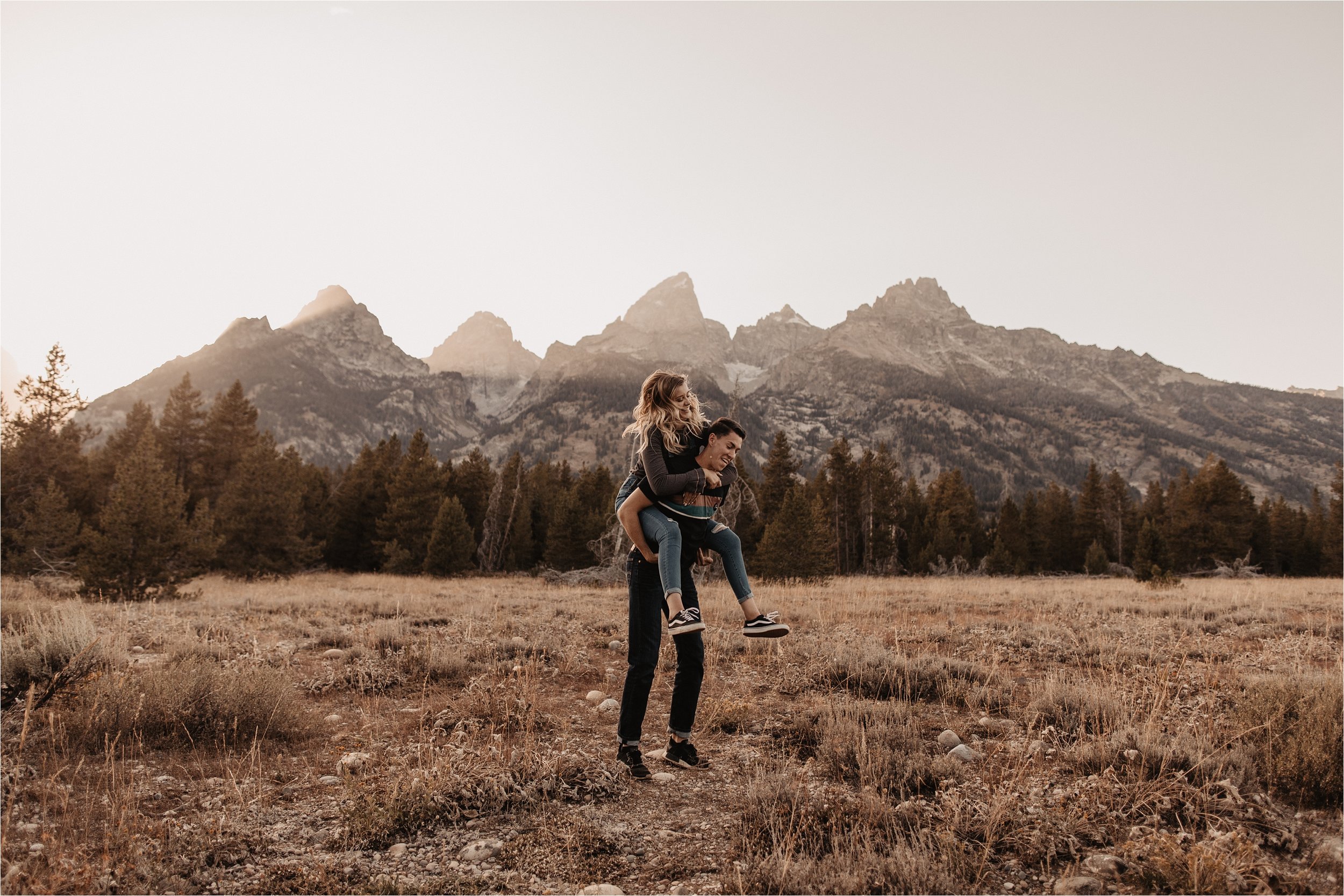 adventure-couple-photos-the-grand-tetons_0015.jpg