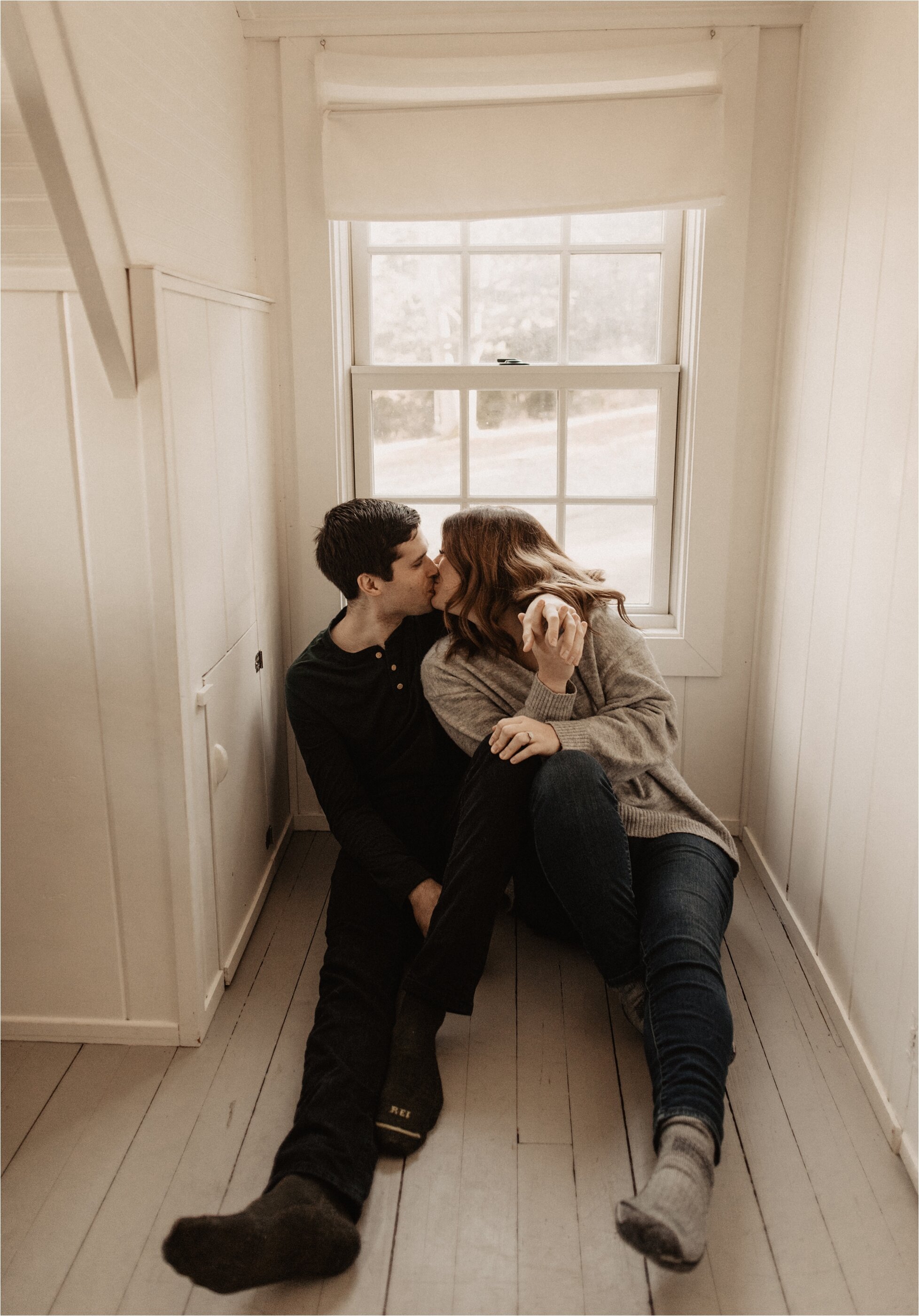 in-home-cozy-couple-session_0009.jpg