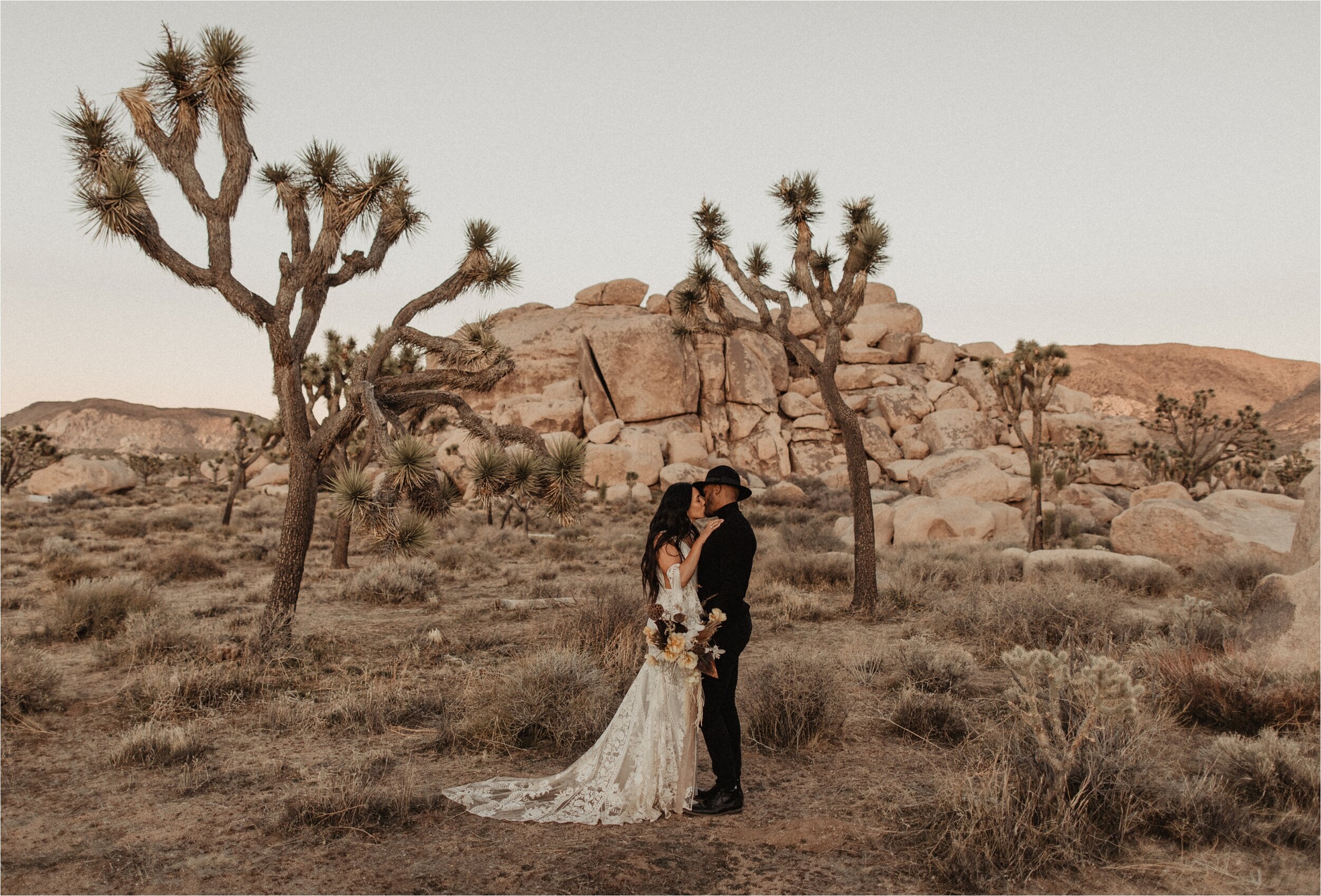 joshua-tree-adventure-elopement-ideas_0018.jpg