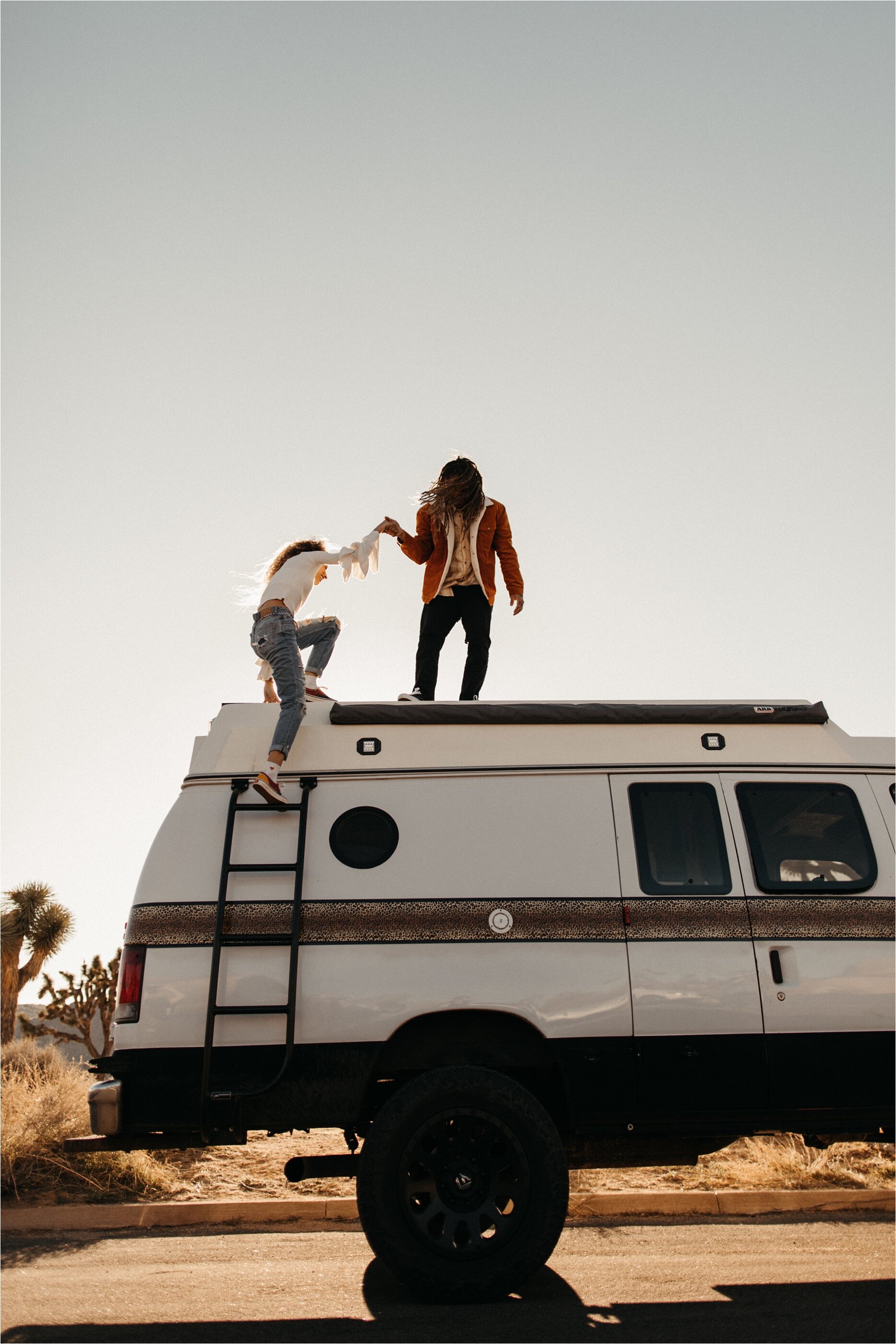 adventure-van-life-couple-photos_0015.jpg