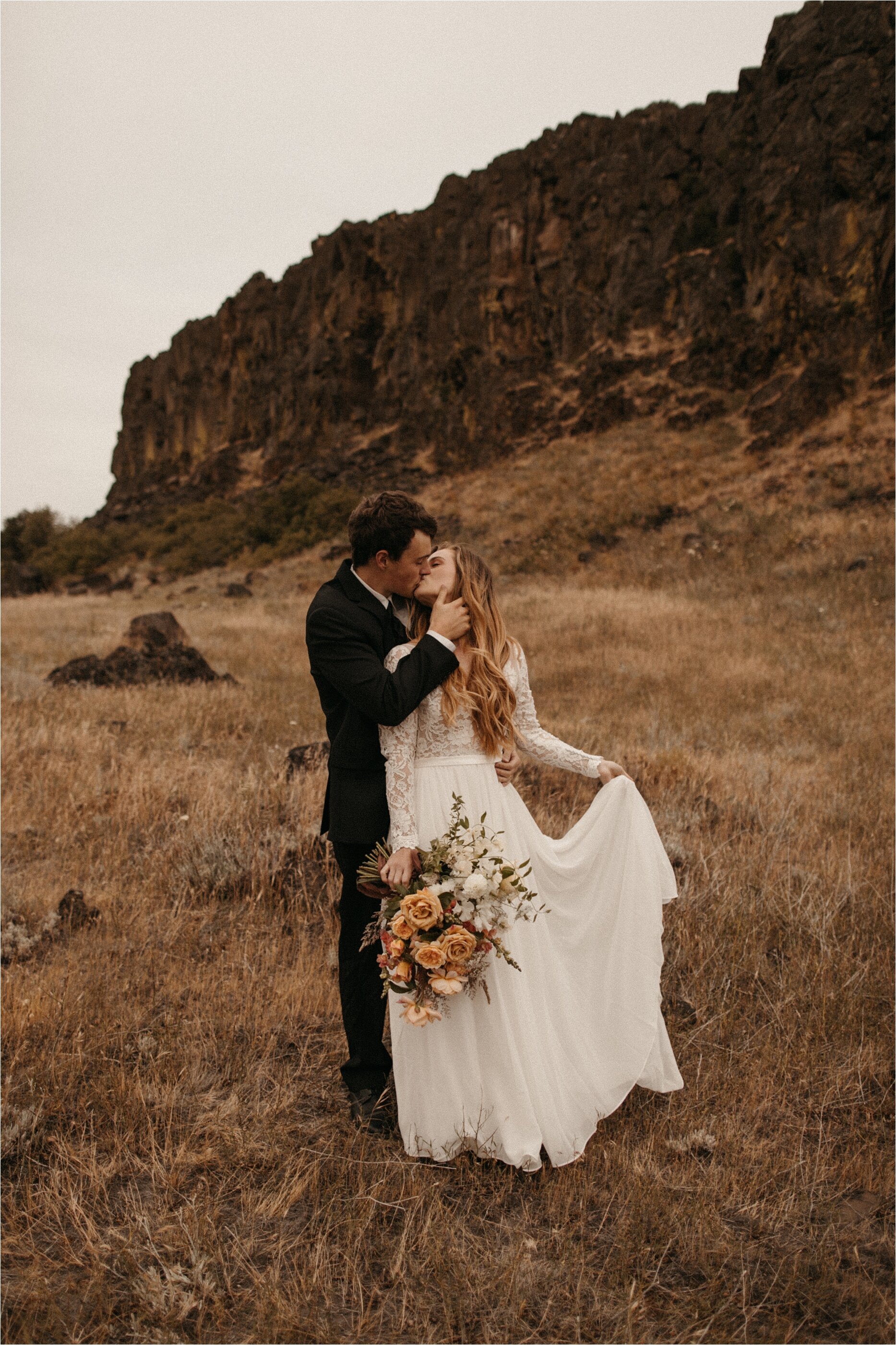 bend-central-oregon-elopement-photographer_0006.jpg