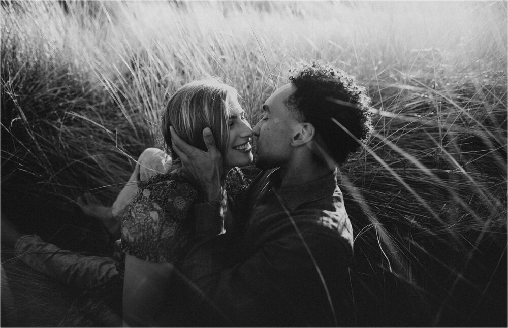 oregon-sand-dunes-engagement-photos_0014.jpg