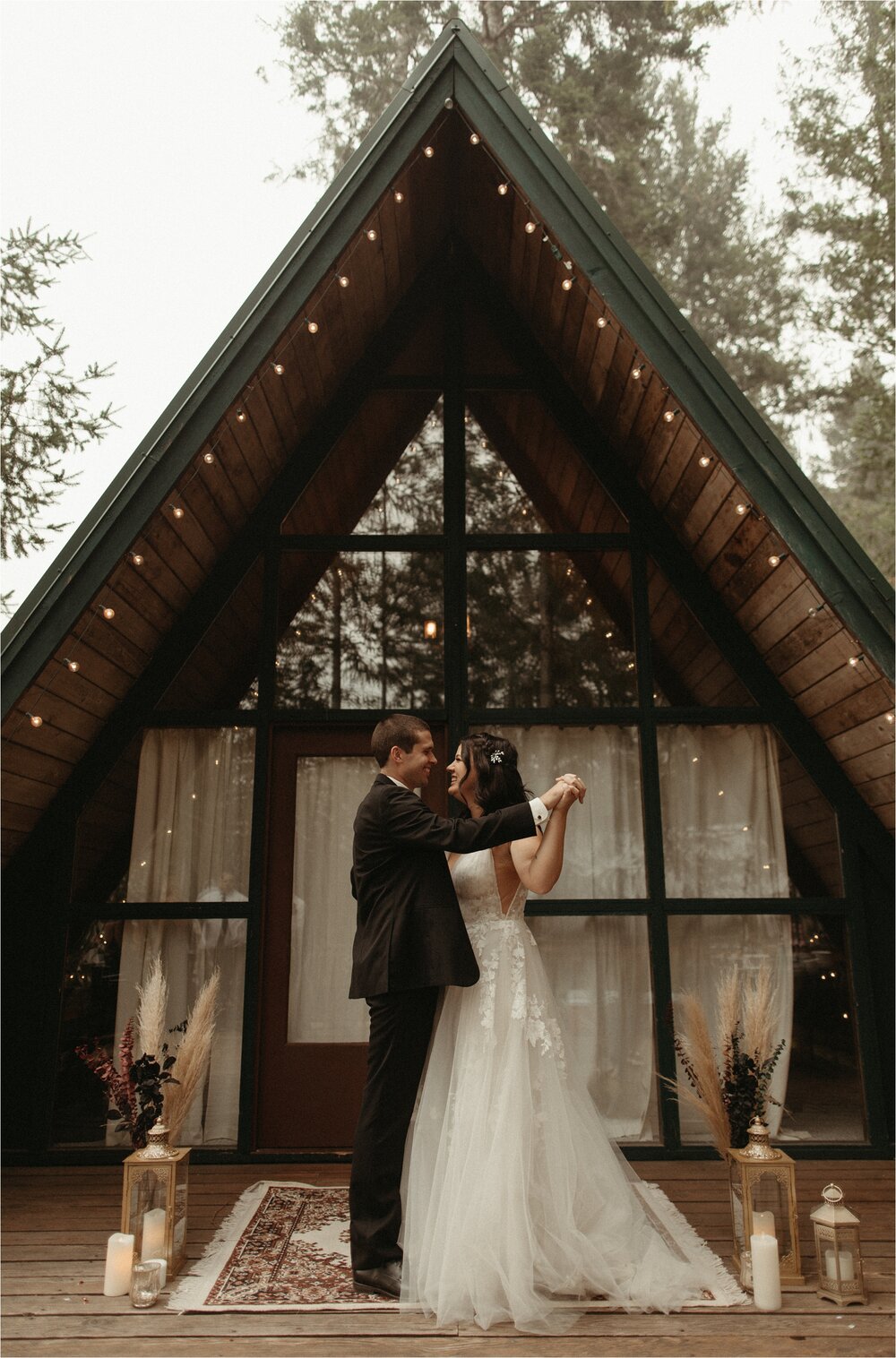 a-frame-cabin-intimate-wedding-mount-rainier_0056.jpg