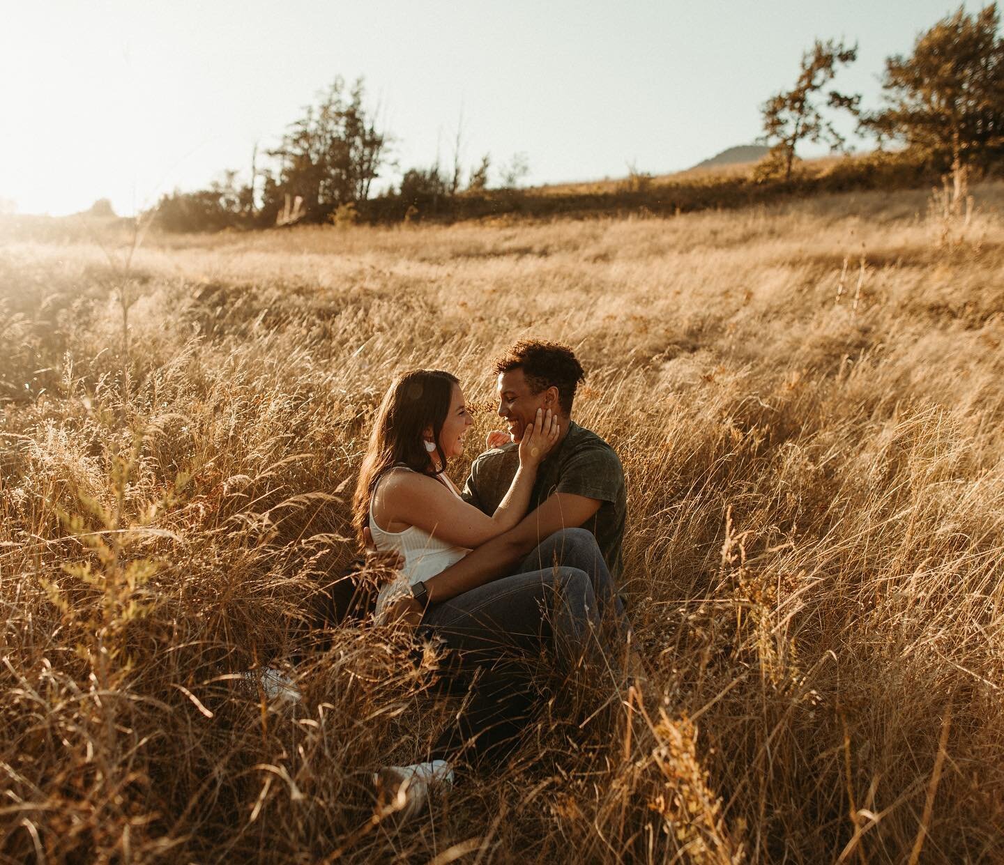 Trying to make more reels these days &mdash; apparently Insta is all about the videos these days! ✌🏻✨ So iffffff this PHOTO shows up in your feed, you&rsquo;re one of the lucky few haha!
.
.
.
.
.
.
.
.
.
#intimateweddingphotographer #wildhairandhap