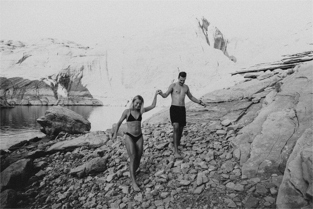 lake-powell-couple-photos-adventure_0015.jpg