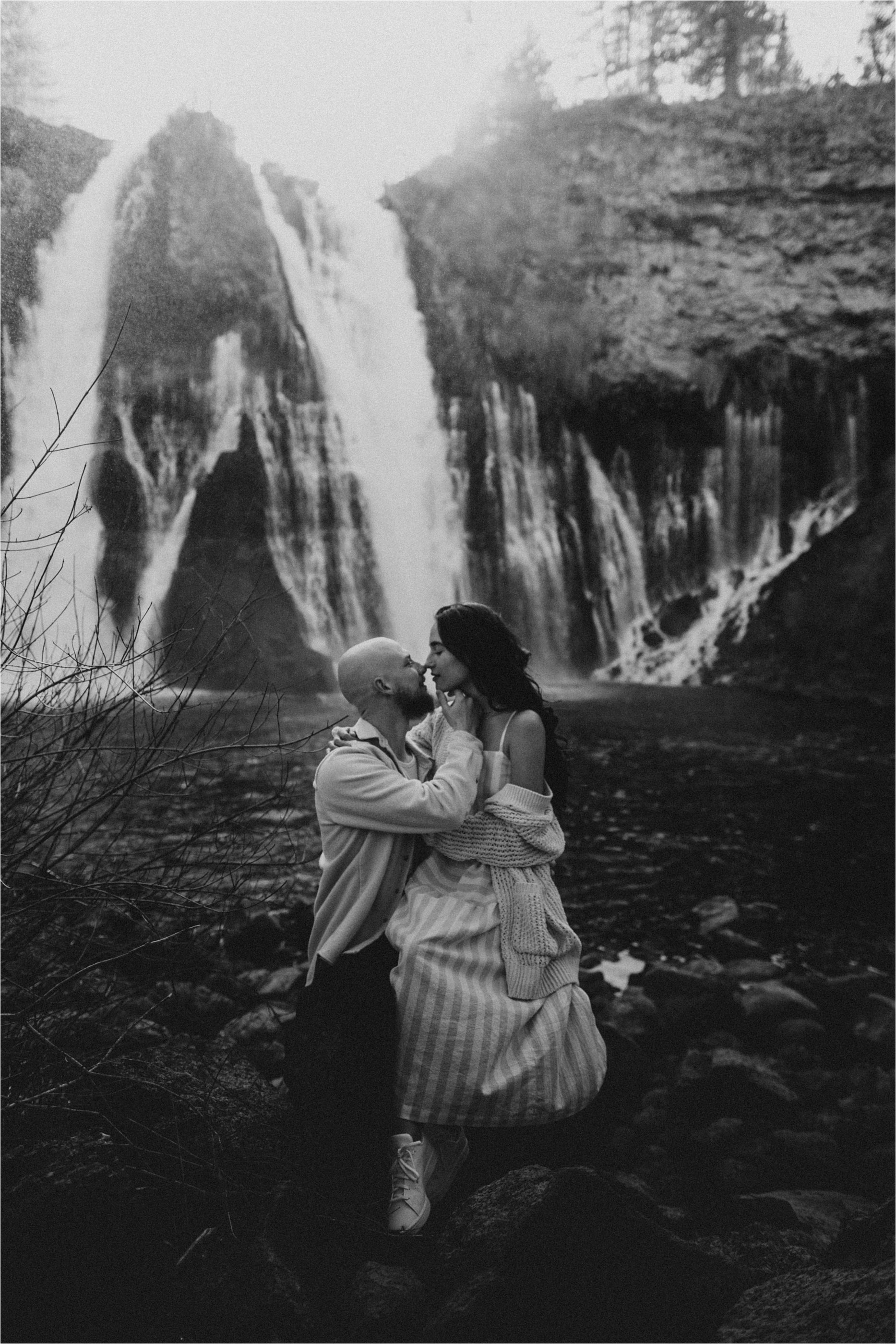 Burney-falls-northern-california-couple-photos_0003.jpg