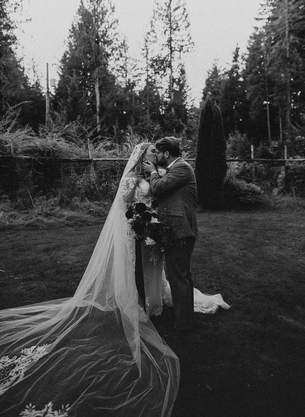 loloma-lodge-oregon-weekend-wedding-modern_0041.jpg