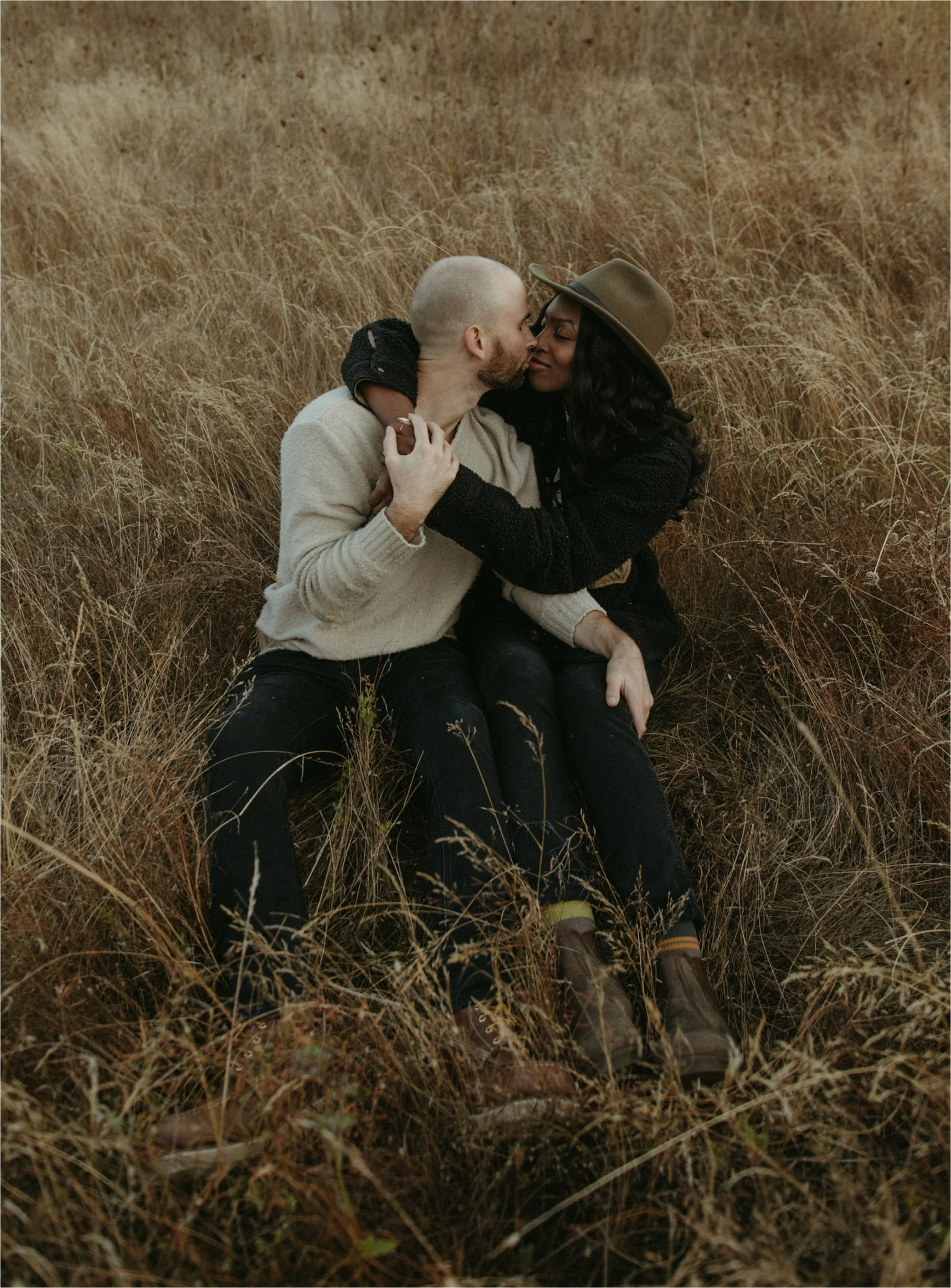 sunrise-engagement-photos-cascade-locks-gorge-oregon_0008.jpg