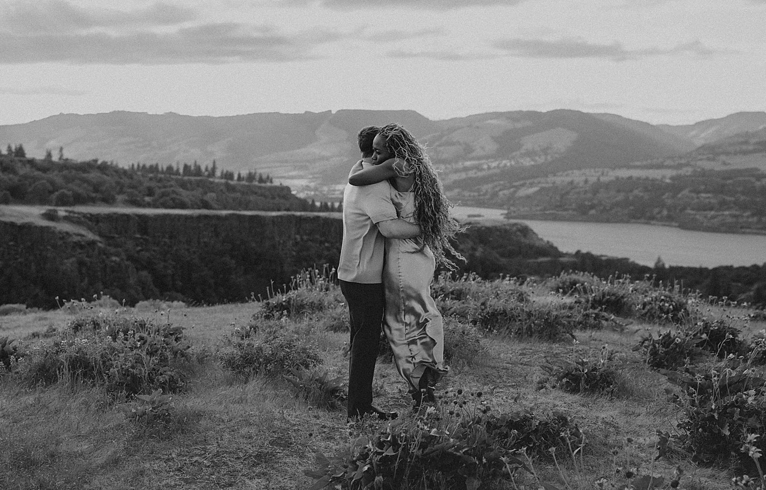rowena-crest-engagement-session-sunset_0005.jpg