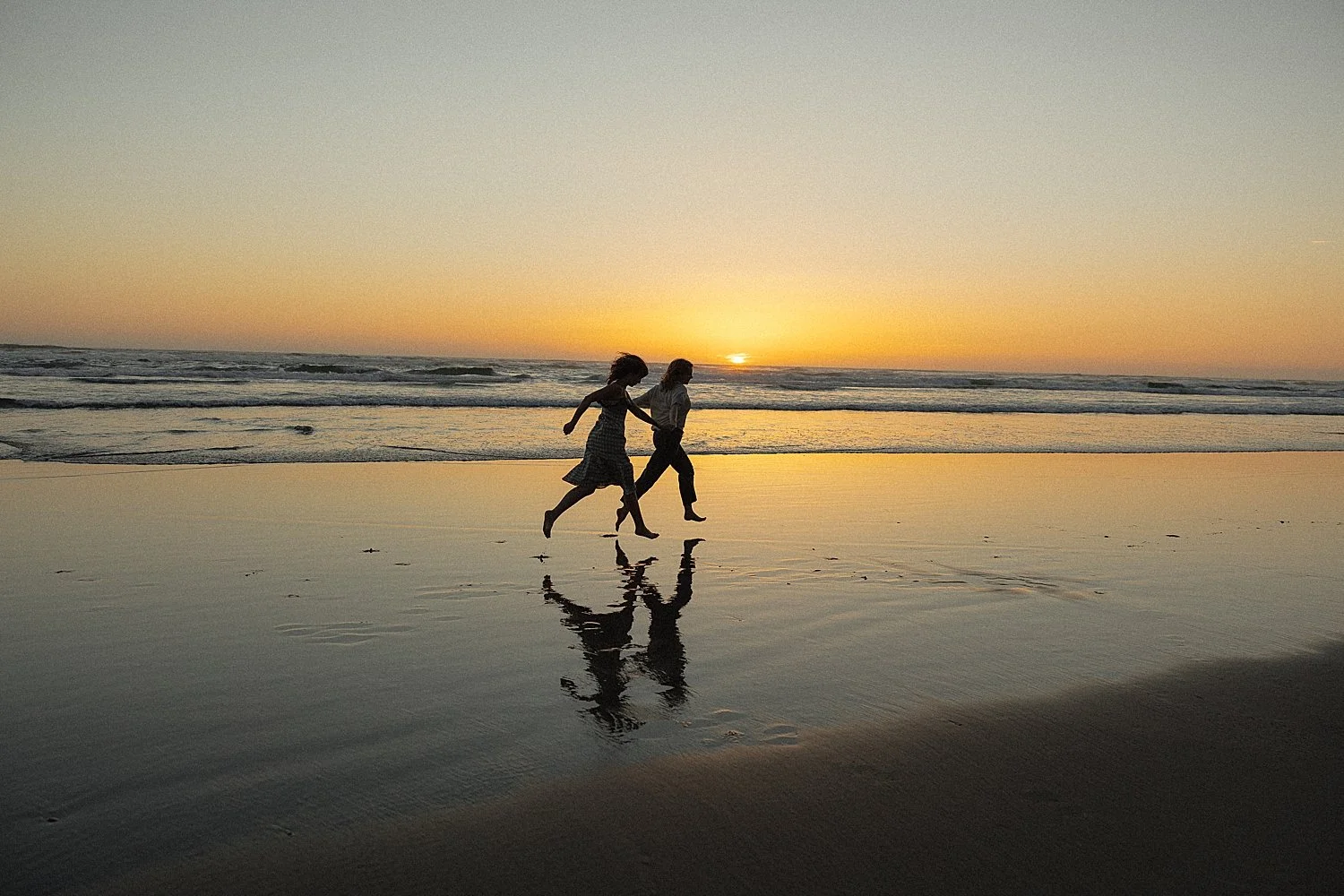 hug-point-engagement-session-waterfall-oregon-coast_0031.jpg