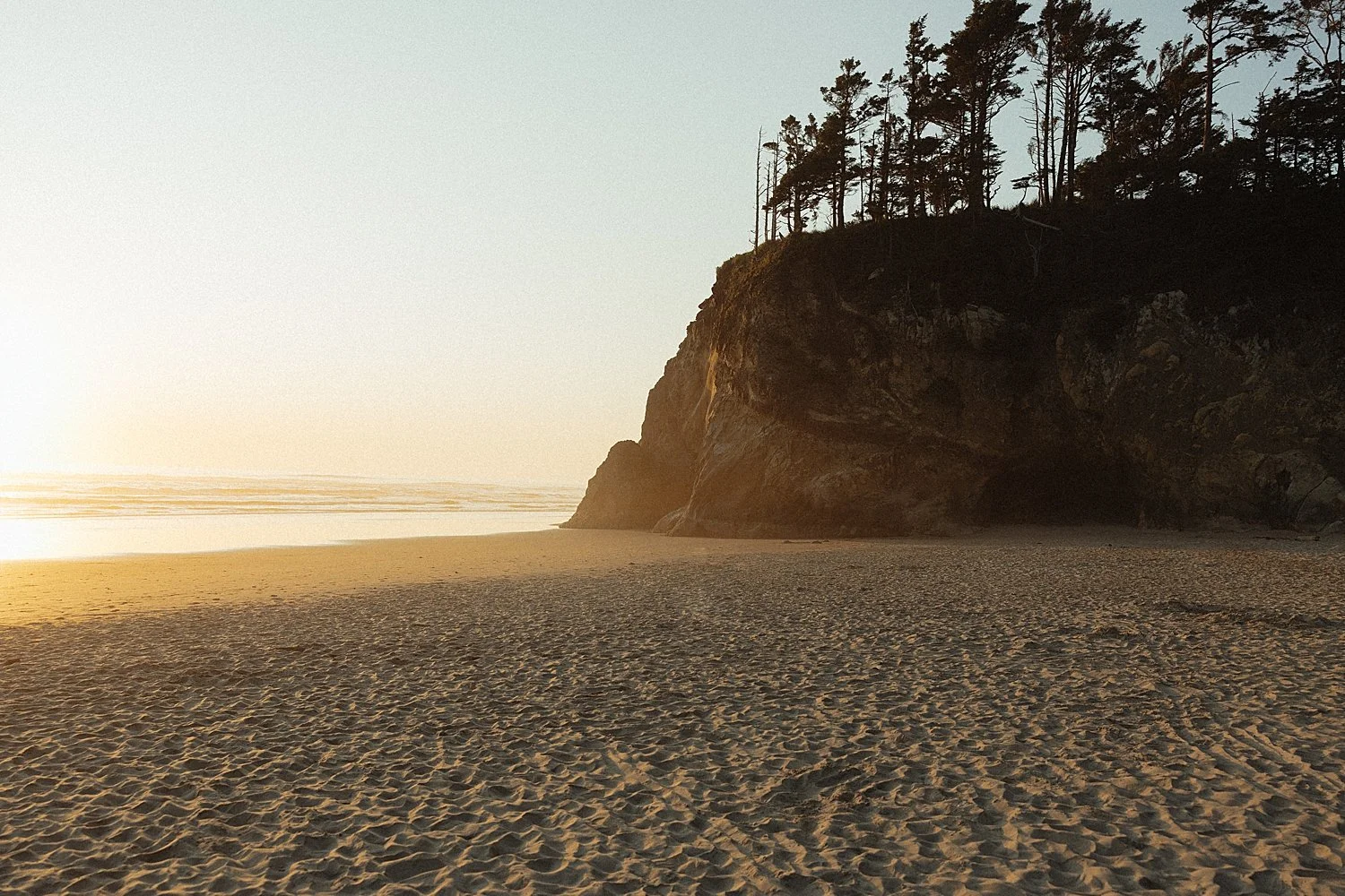 oregon-coast-clifftop-engagement-photos_0026.jpg