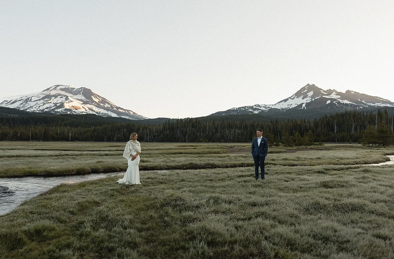 central-oregon-sparks-lake-elopement_0054.jpg