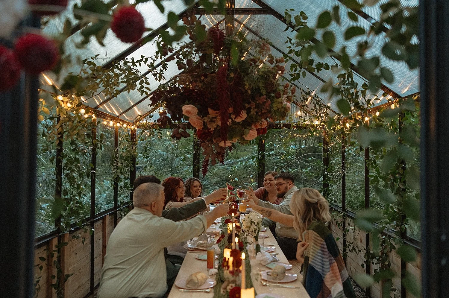 mt-hood-intimate-woodsy-woodlands-house-wedding_0036.jpg